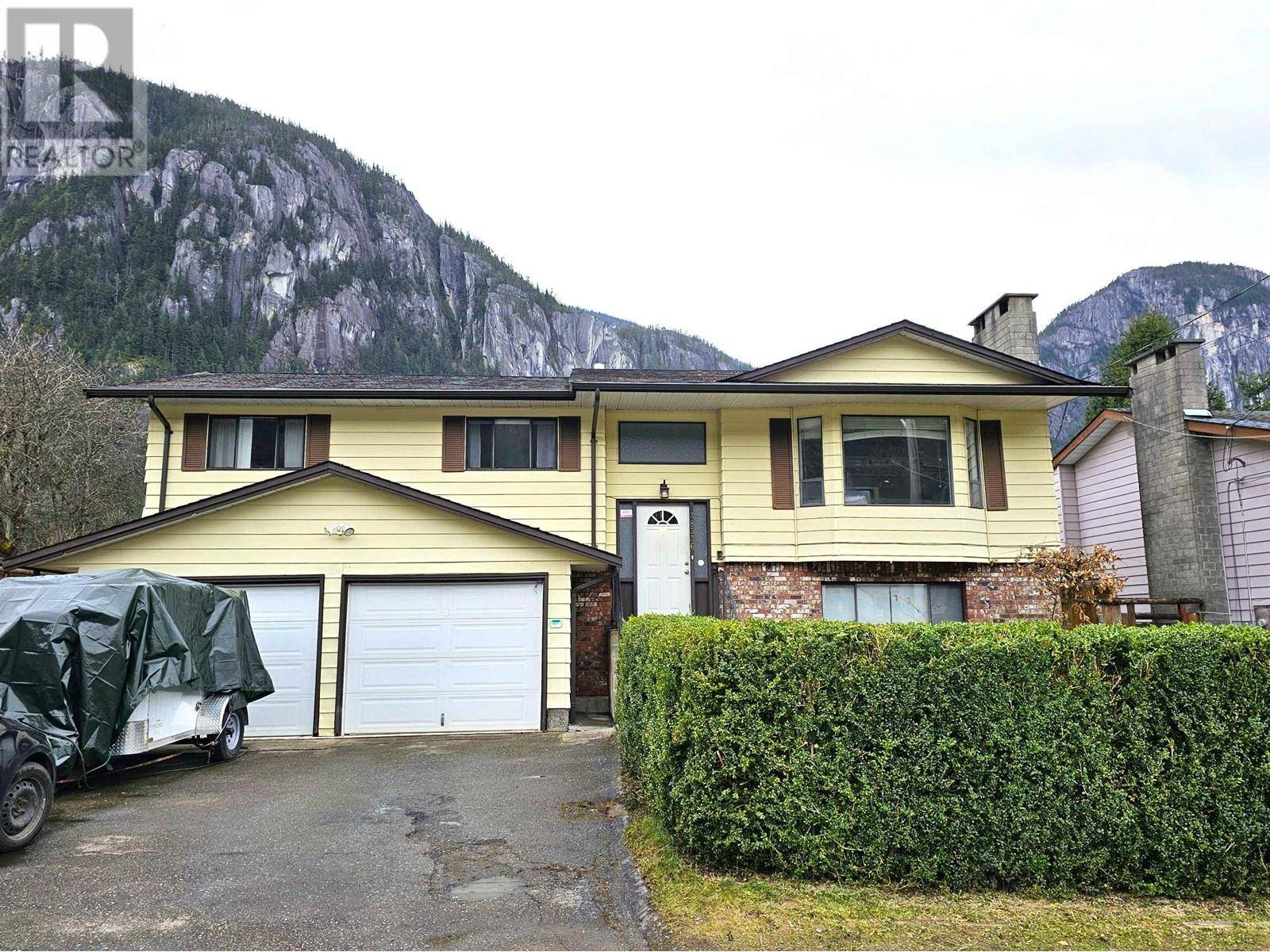 Squamish, BC V8B0W6,38336 WESTWAY AVENUE