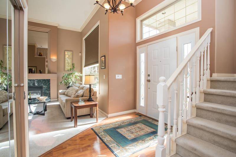 Surrey, BC V3W0V1,8044 KESTREL COURT