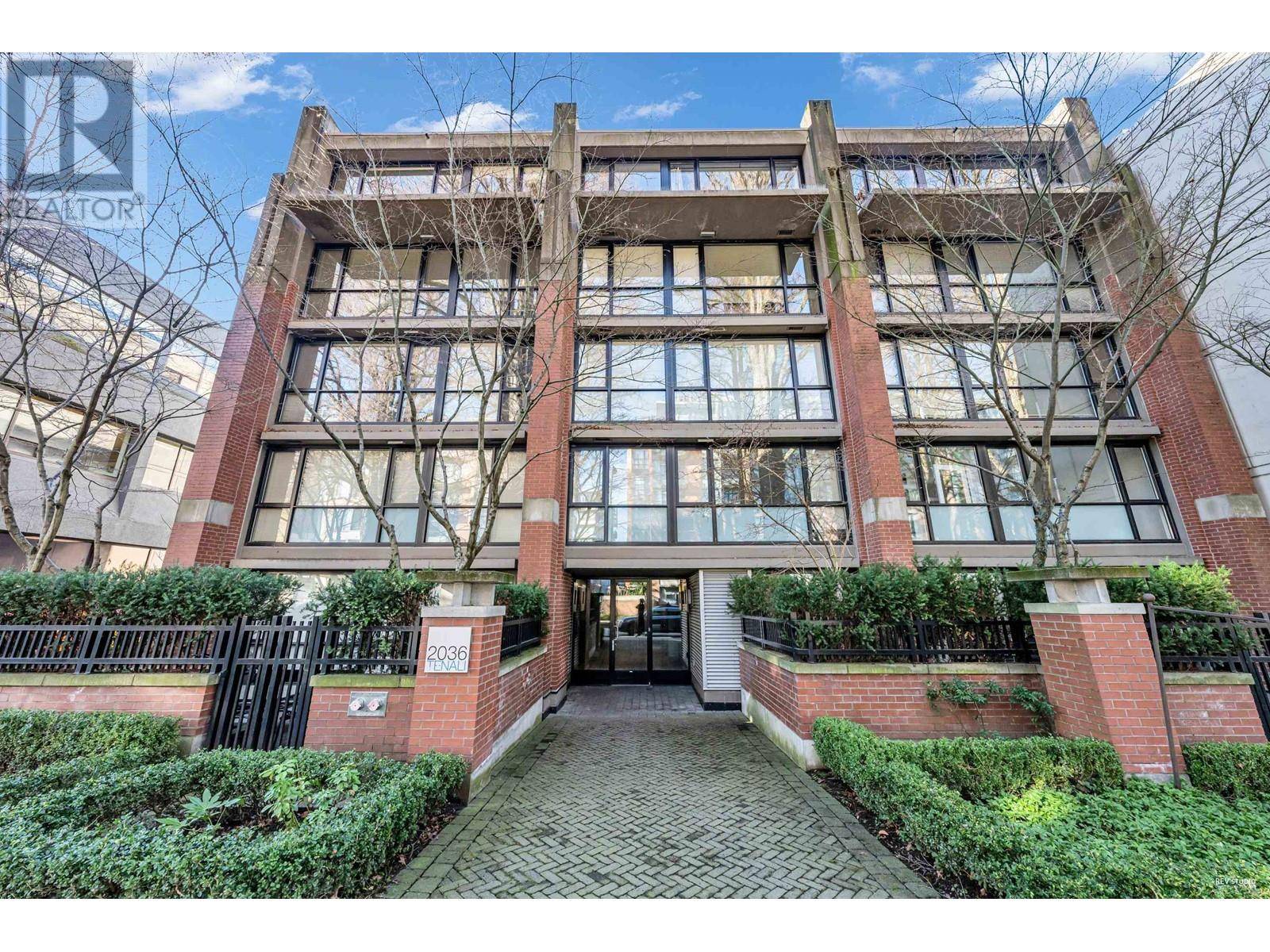 Vancouver, BC V6J2B3,2036 West 10TH AVE #202