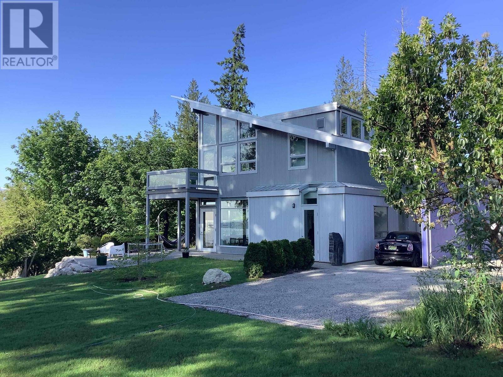 Sechelt, BC V7Z0M4,5550 NICKERSON ROAD