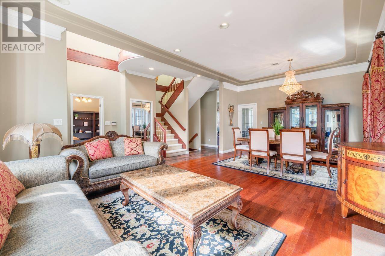 Vancouver, BC V6L1R2,2727 W 24 AVENUE