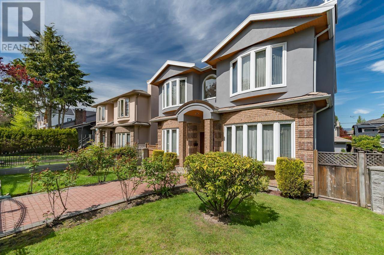 Vancouver, BC V6L1R2,2727 W 24 AVENUE