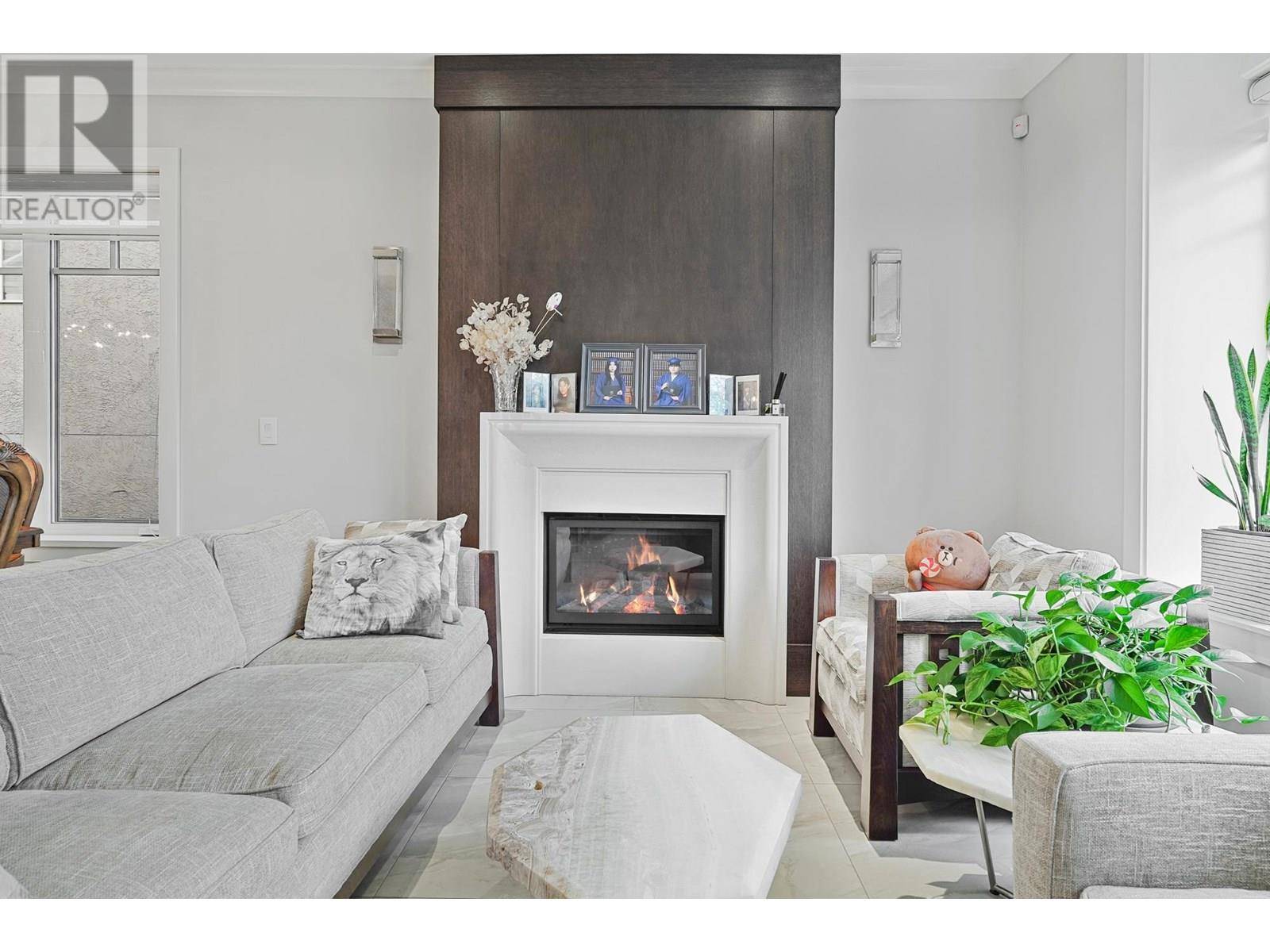Vancouver, BC V6P2A8,1895 W 60TH AVENUE