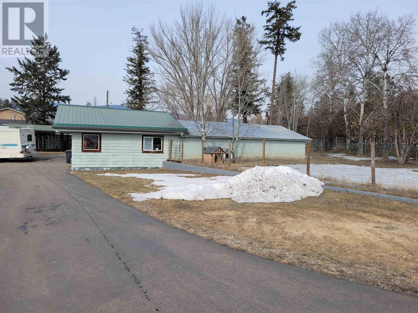 Williams Lake, BC V2G2V9,1140 N THIRD AVENUE