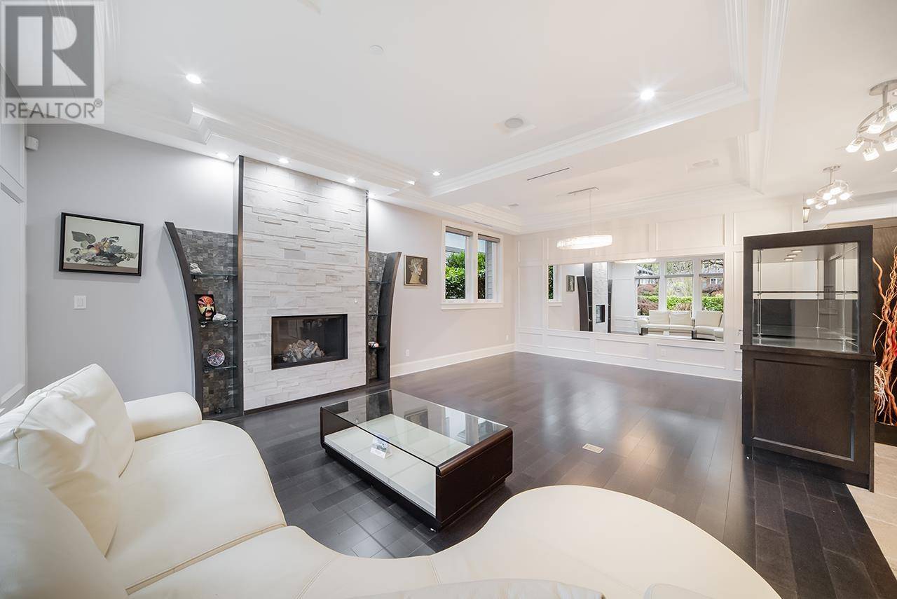 Vancouver, BC V6P1L2,1420 W 53RD AVENUE