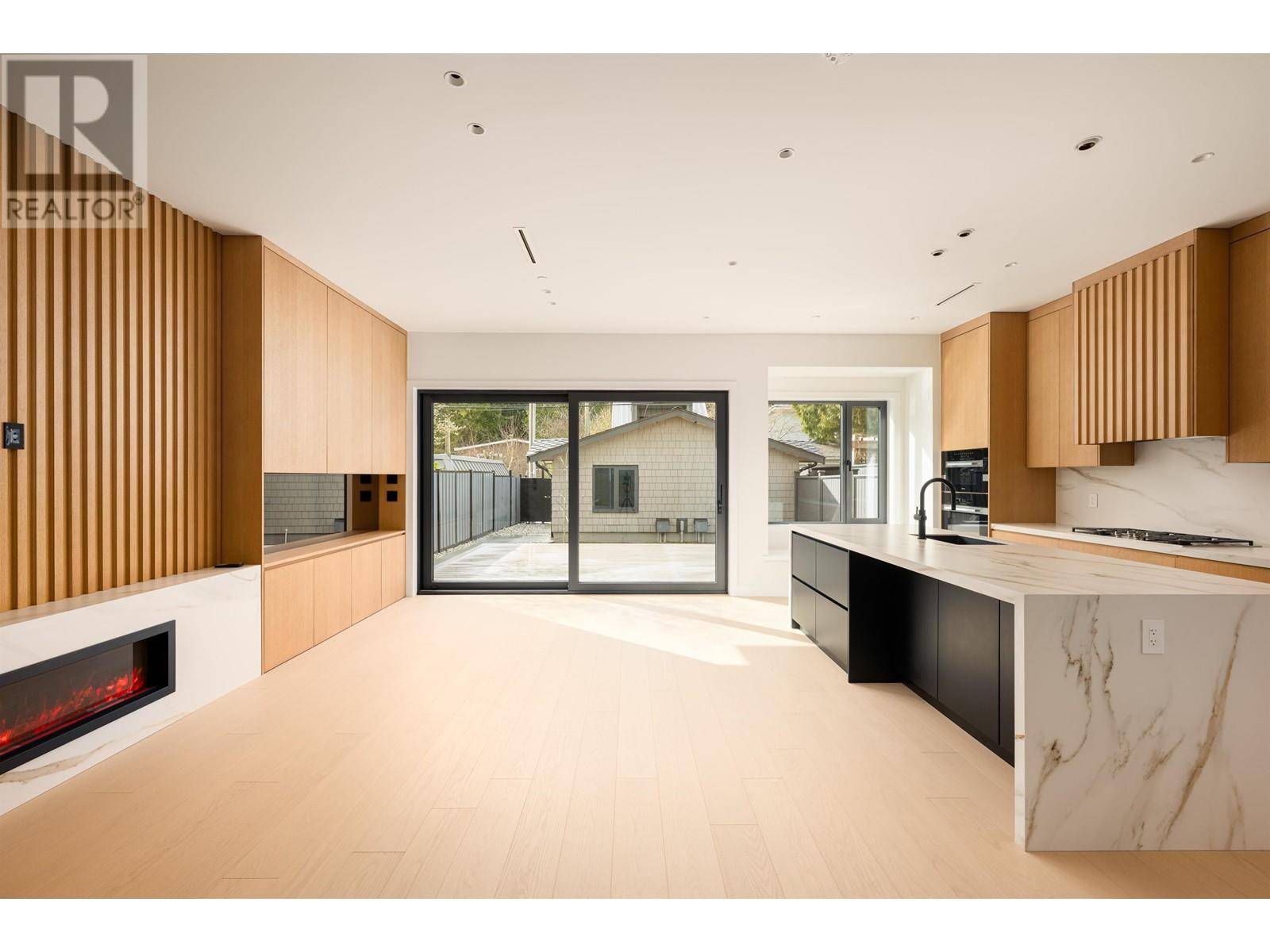 Vancouver, BC V6N2B2,5937 HOLLAND ST #1