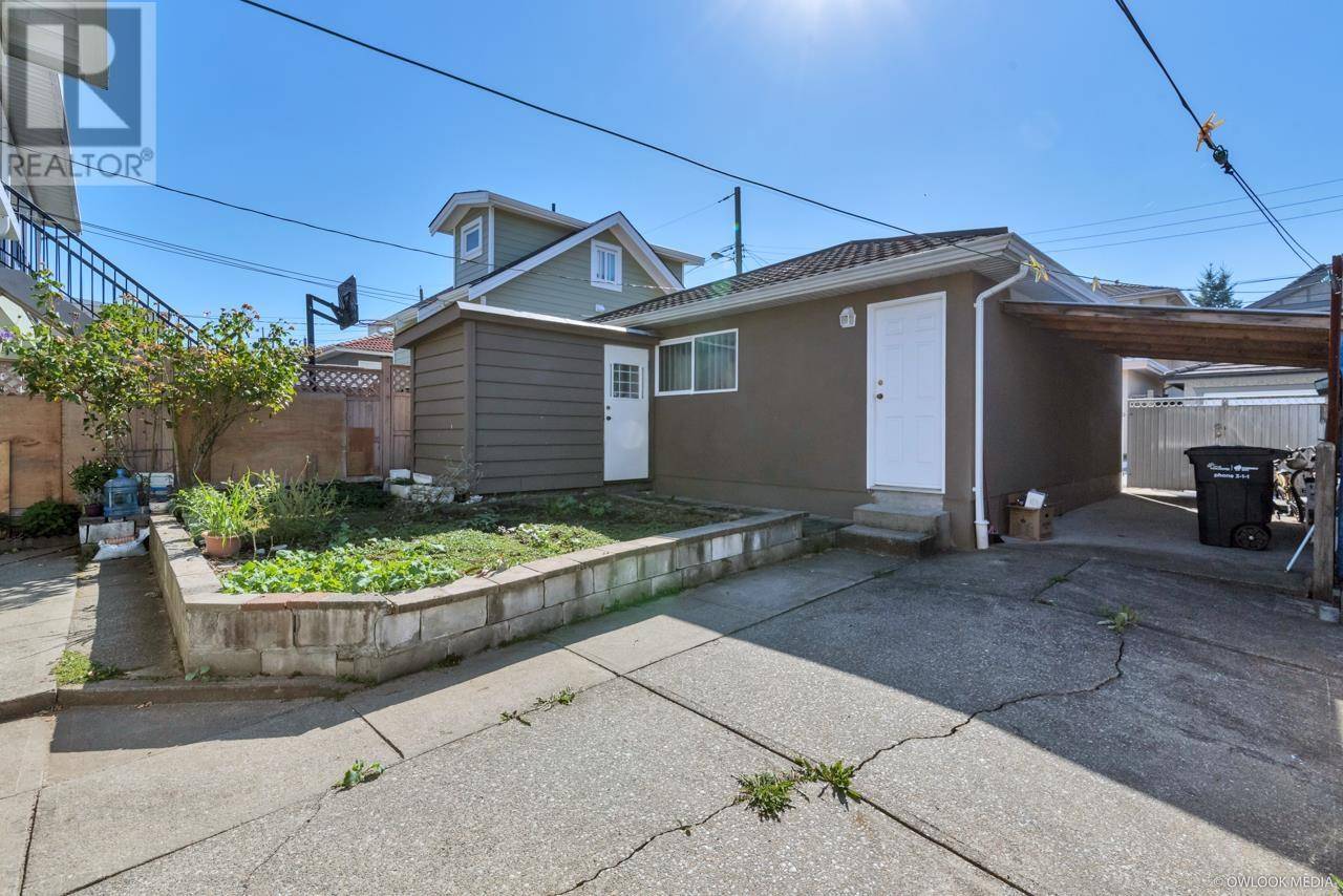 Vancouver, BC V5R1B7,3210 E 23RD AVENUE