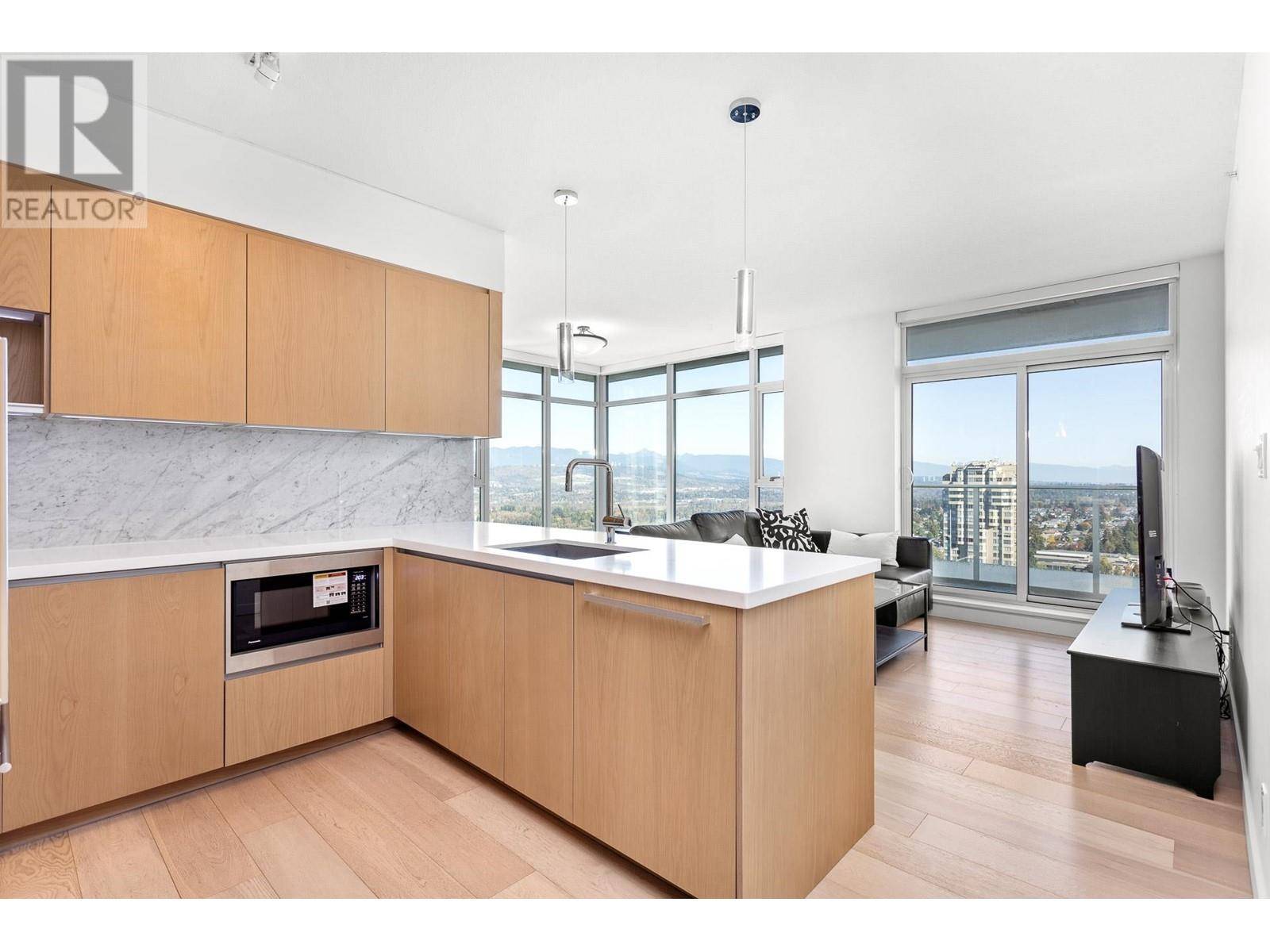 Burnaby, BC V5H0E8,6588 NELSON AVE #3009
