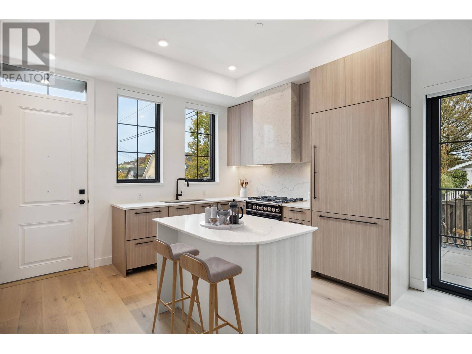 Vancouver, BC V5Y4B4,4078 COLUMBIA STREET