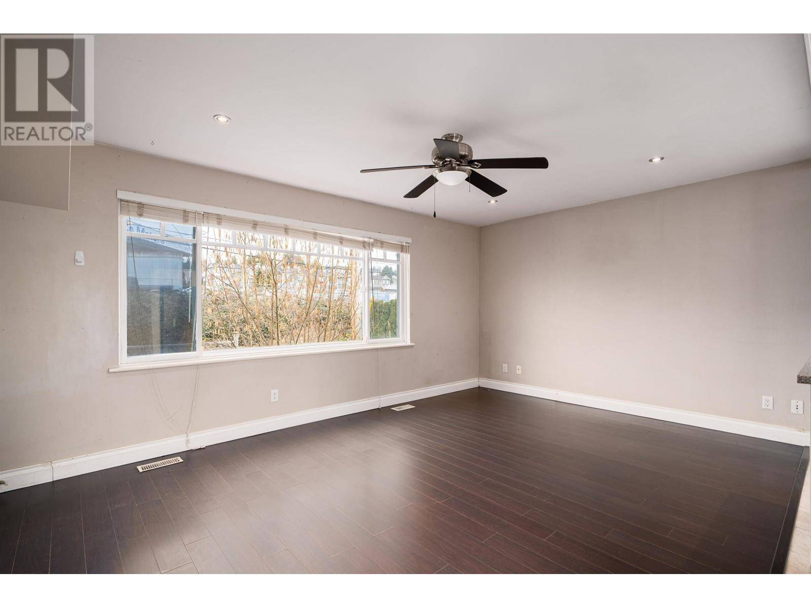 Coquitlam, BC V3K1T5,646 ALDERSON AVENUE