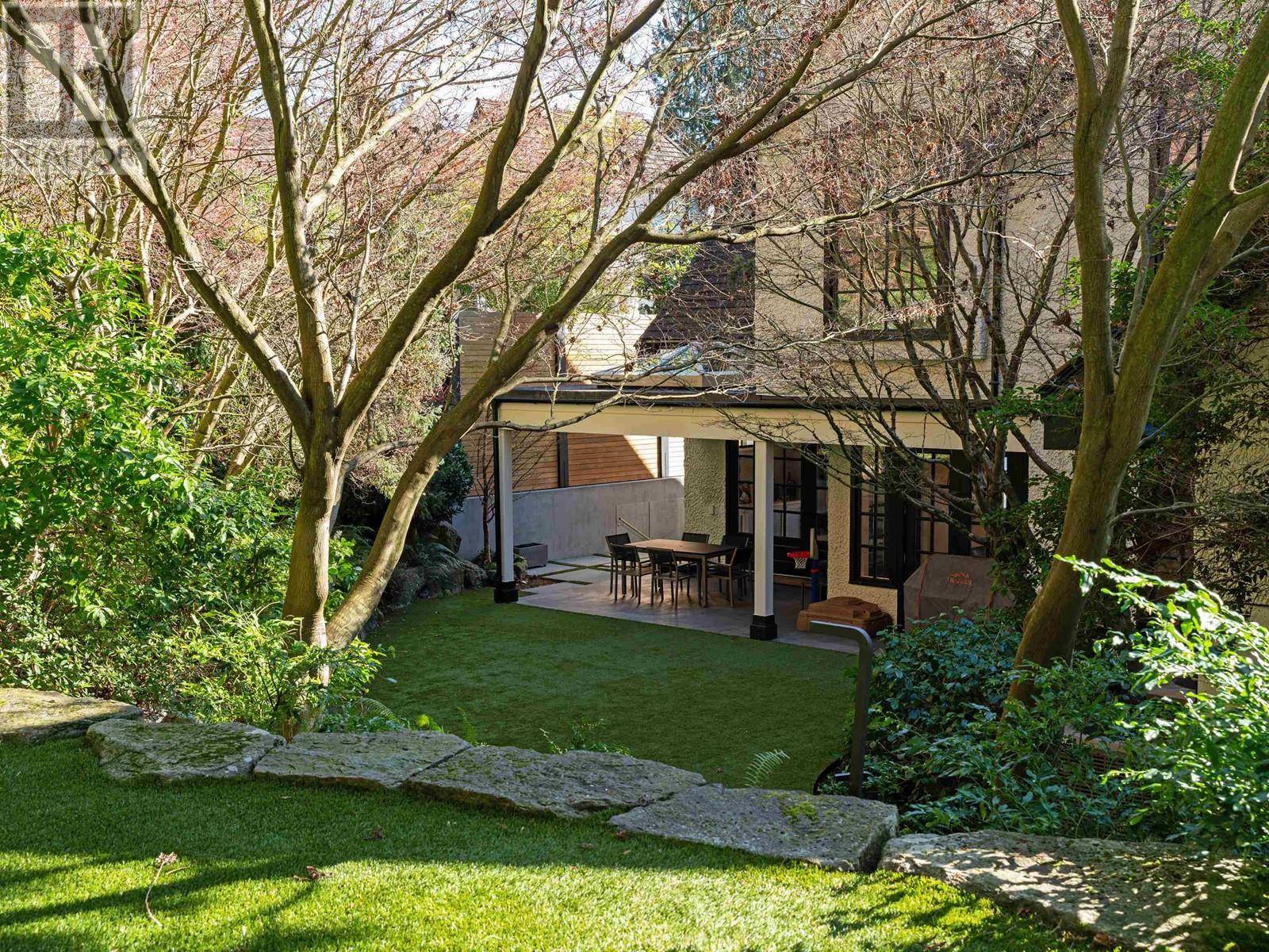 West Vancouver, BC V7V3C2,2985 ALTAMONT CRESCENT
