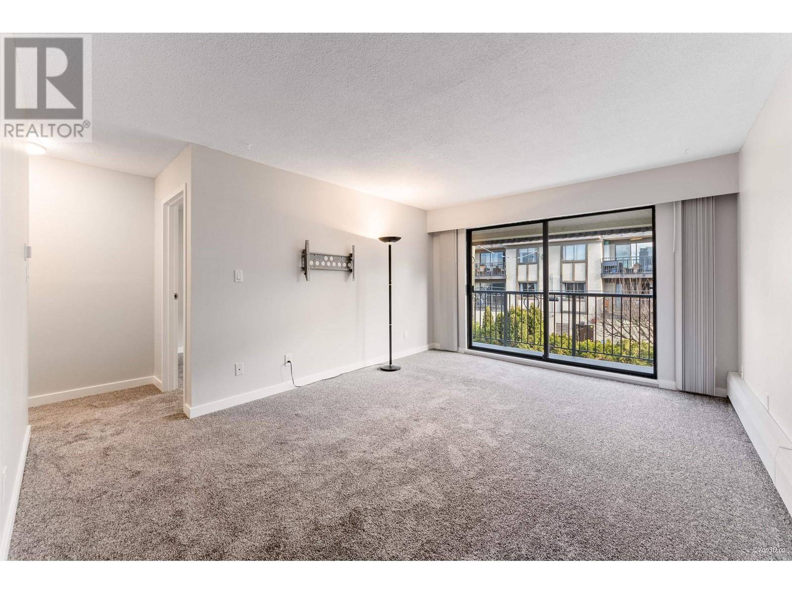 North Vancouver, BC V7M1B6,306 W 1ST ST #309