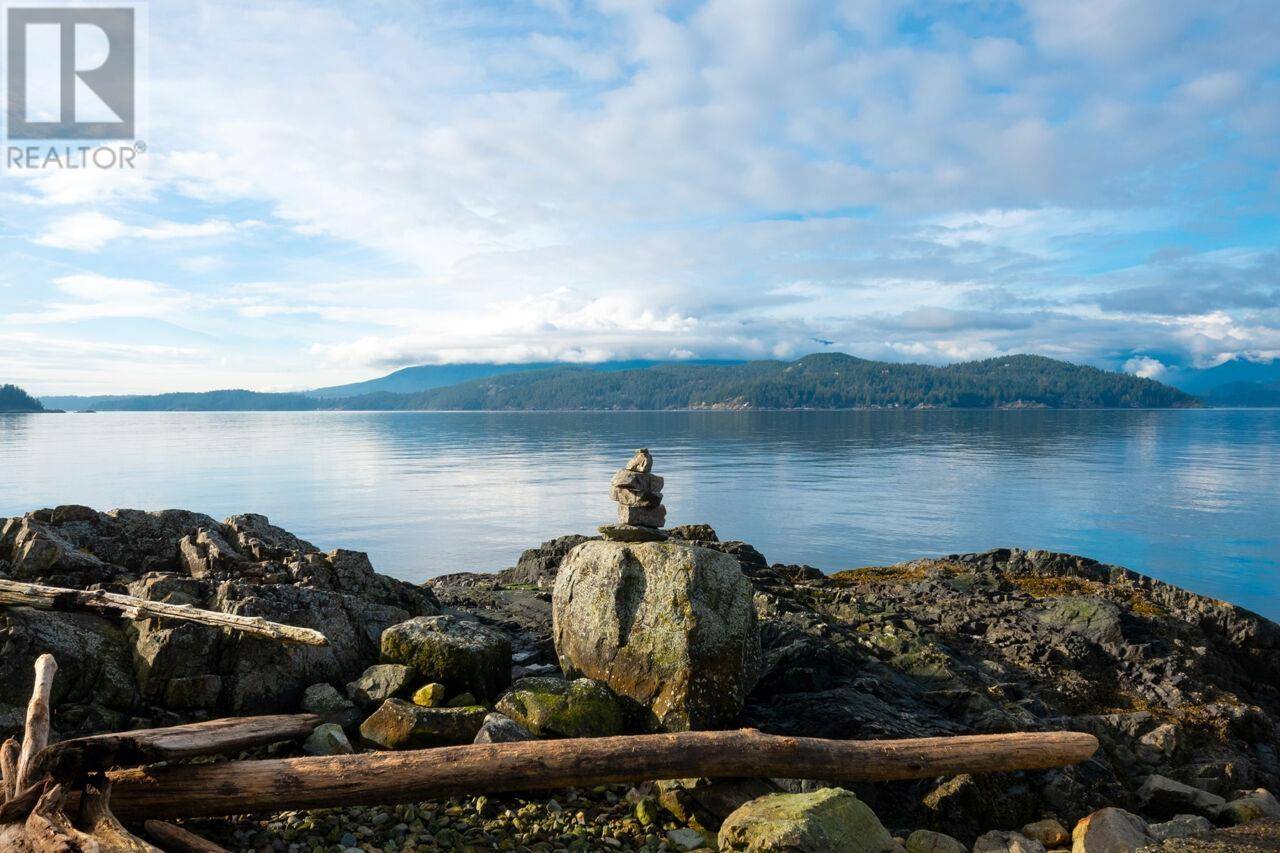 Bowen Island, BC V0N1G2,908 CLIPPER PLACE