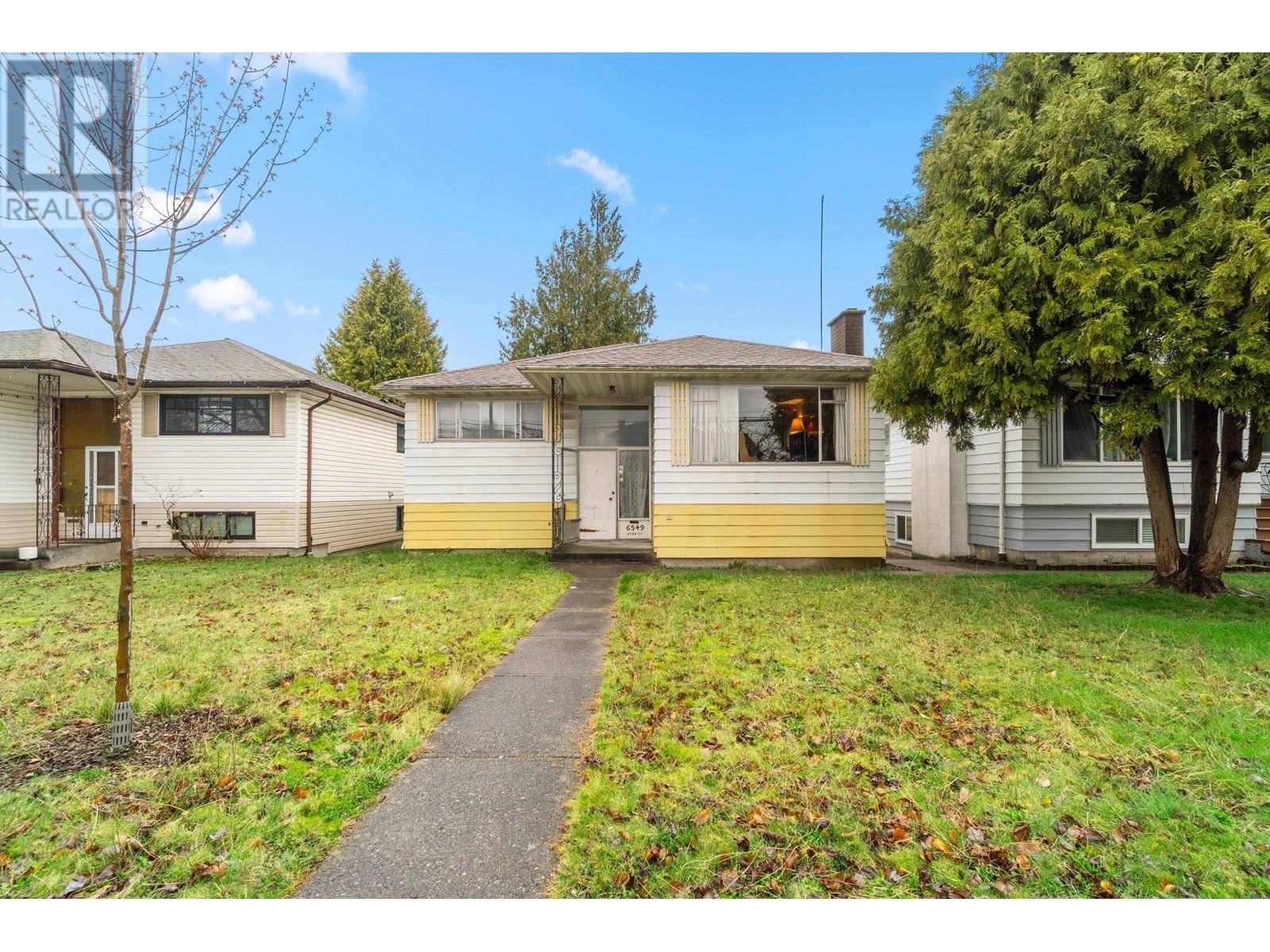 Vancouver, BC V5S3C3,6549 KERR STREET