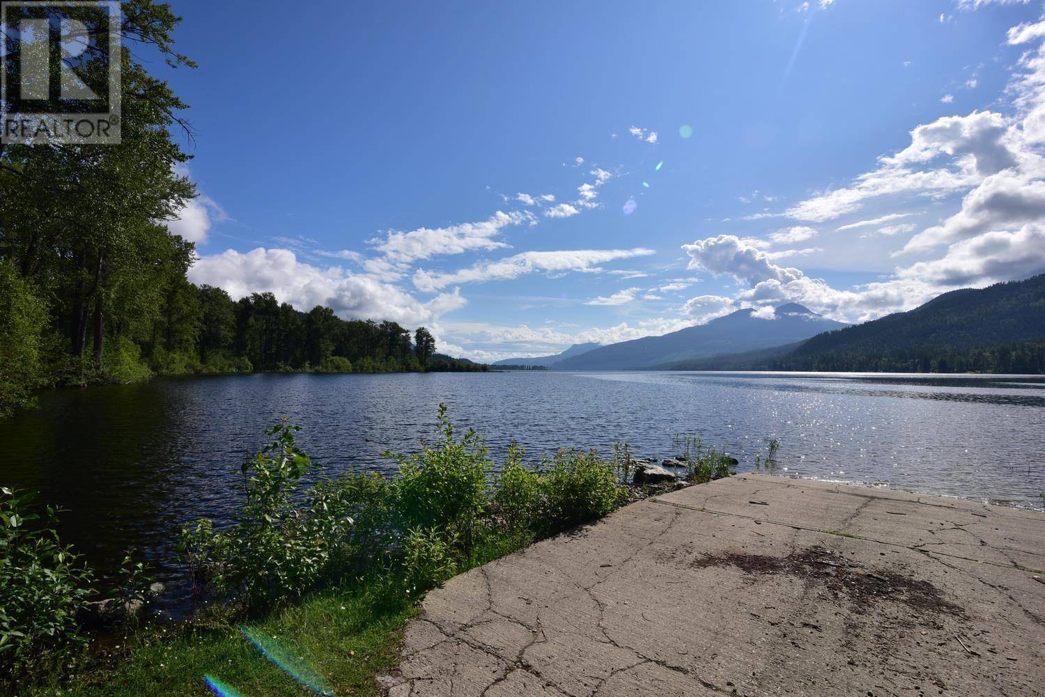 100 Mile House, BC V0K1M0,2744 MAHOOD LAKE RD #DL