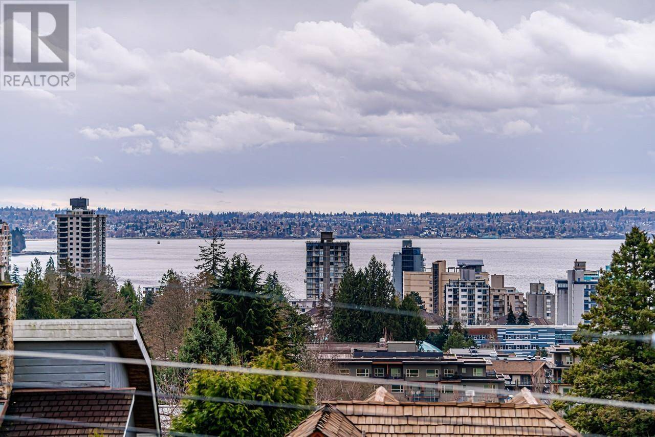 West Vancouver, BC V7V2E1,2135 LAWSON AVENUE