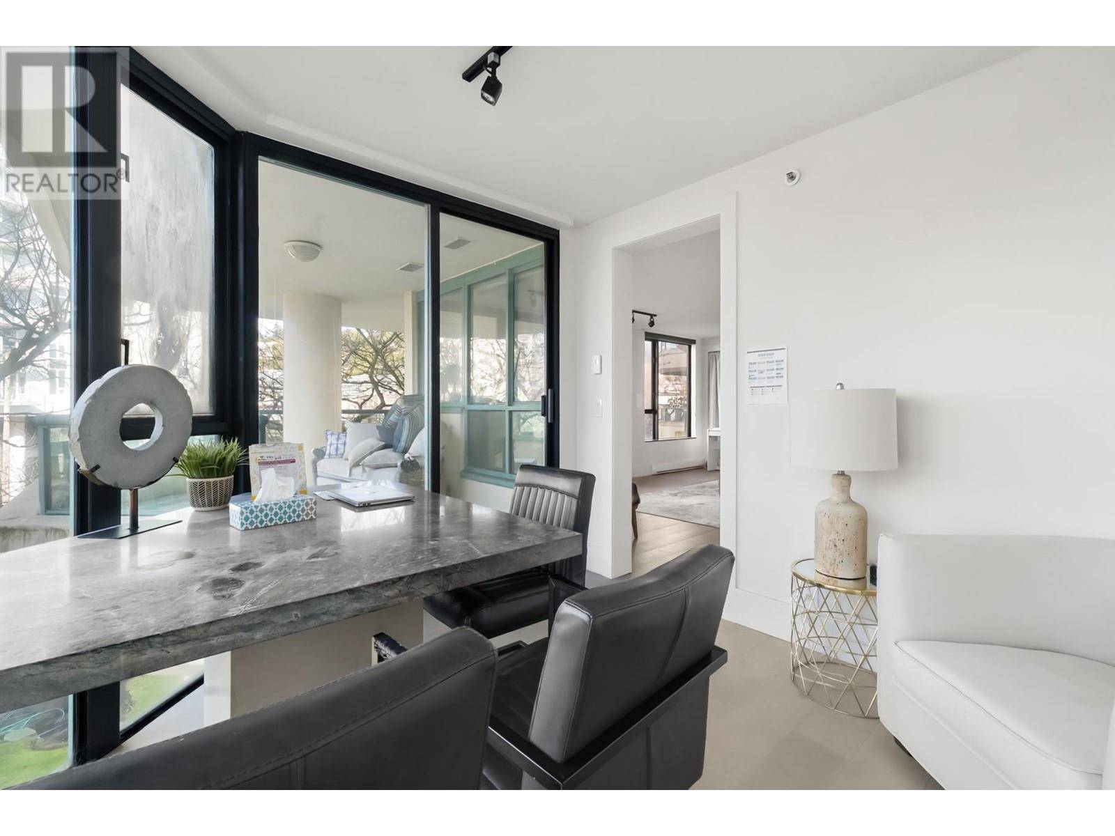 West Vancouver, BC V7T2Y4,328 TAYLOR WAY #3D
