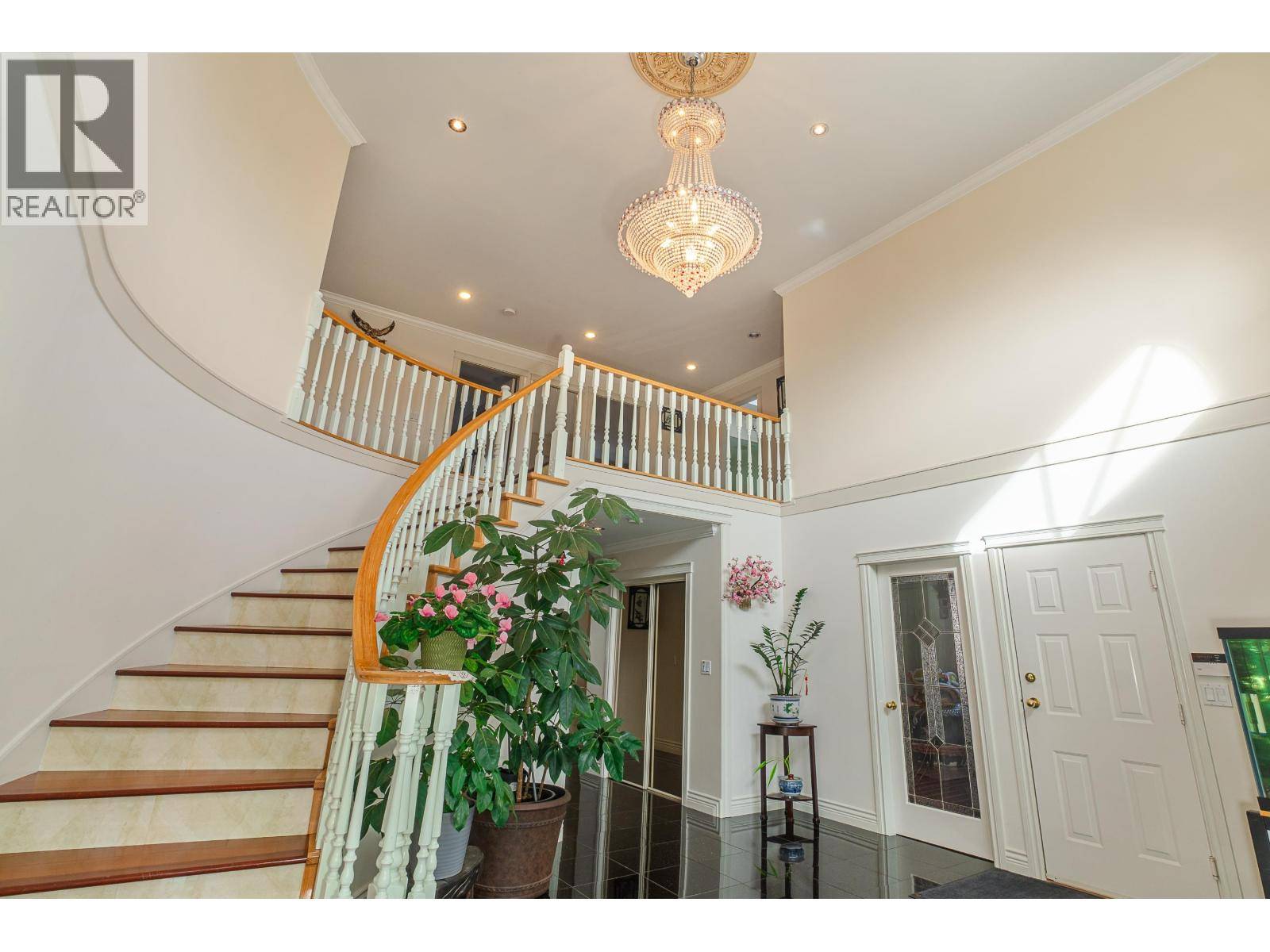 Burnaby, BC V5B2M6,6169 LOCHDALE STREET