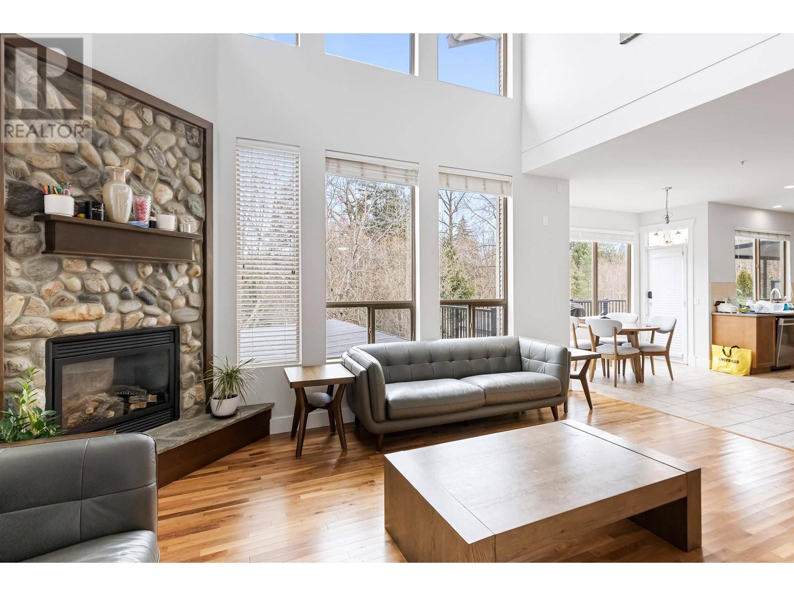 Maple Ridge, BC V2W0A5,24763 MCCLURE DRIVE