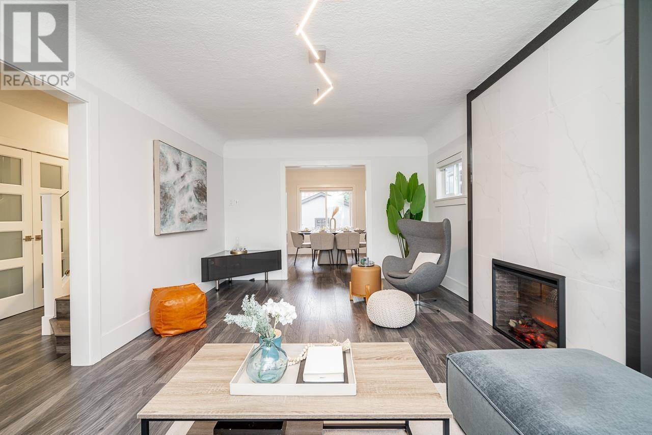 Vancouver, BC V5Z2A1,948 W 22ND AVENUE