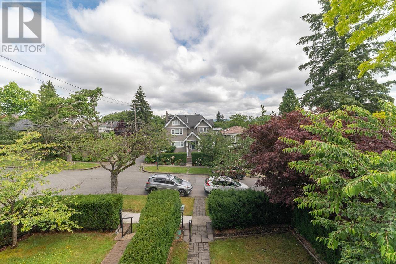 Vancouver, BC V6L2C3,3288 W 32ND AVENUE