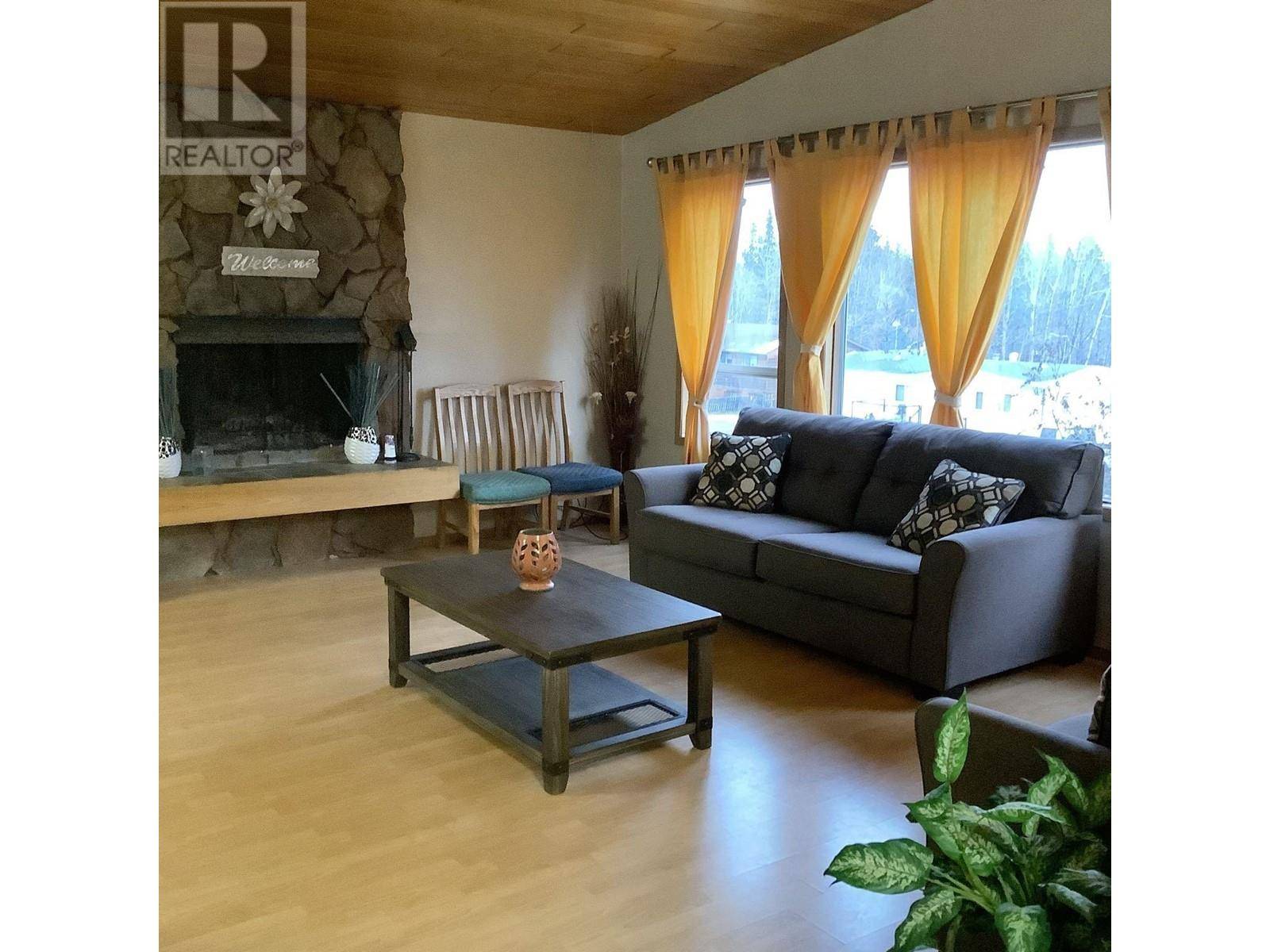 Fort Nelson, BC V0C1R0,5731 GAIRDNER CRESCENT