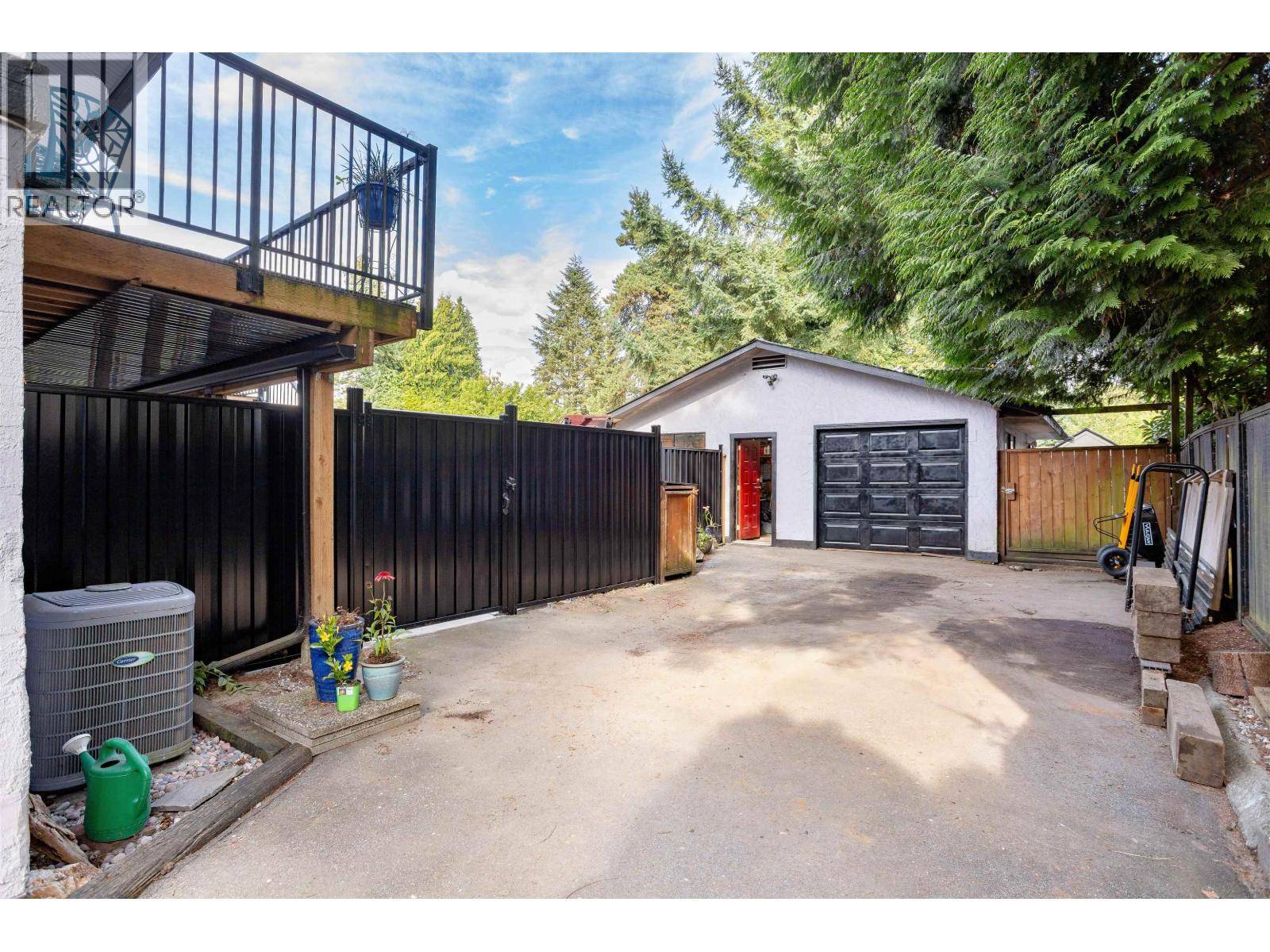 Maple Ridge, BC V2X5K3,12380 216 STREET