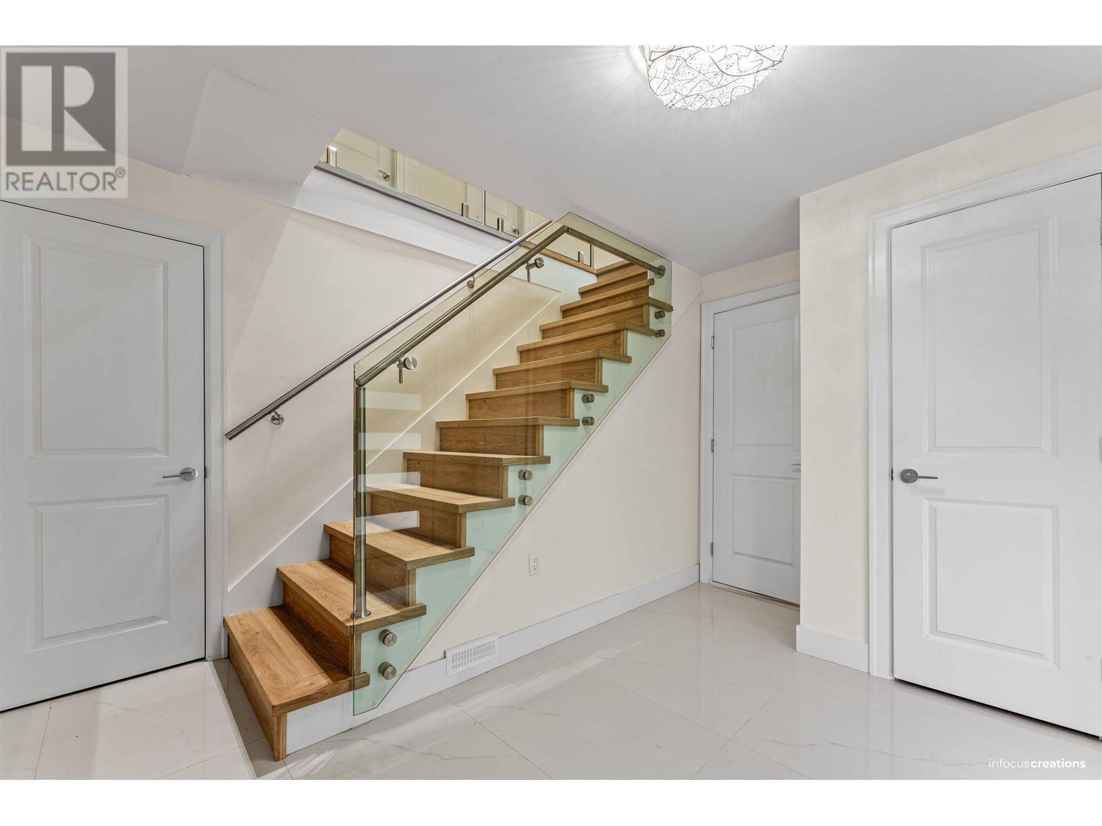 Maple Ridge, BC V2X4K2,22787 124 AVENUE