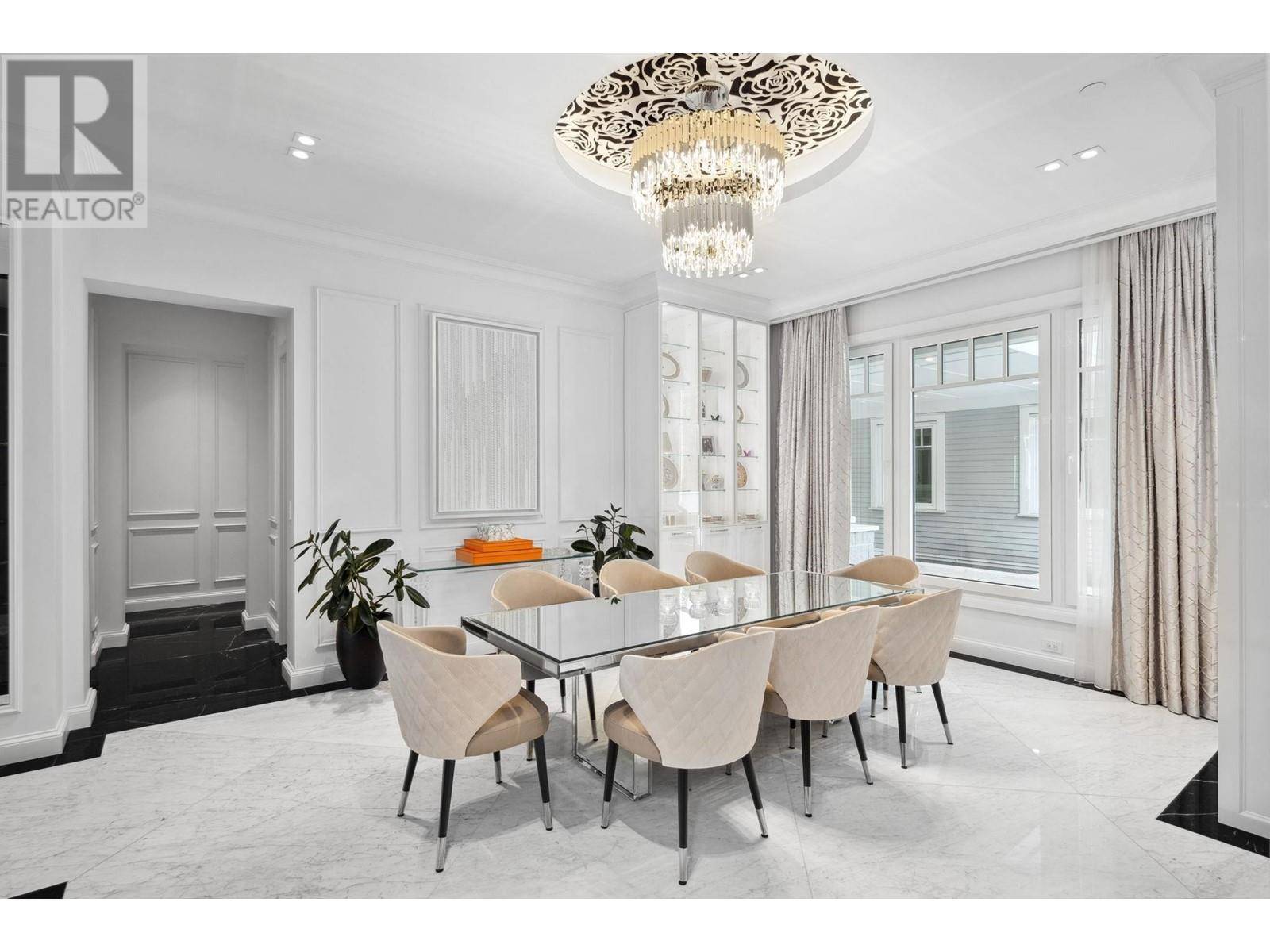 West Vancouver, BC V7V2R5,2531 NELSON AVENUE