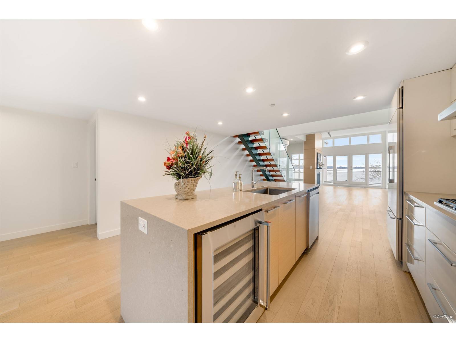 White Rock, BC V4B0B3,1150 OXFORD #301