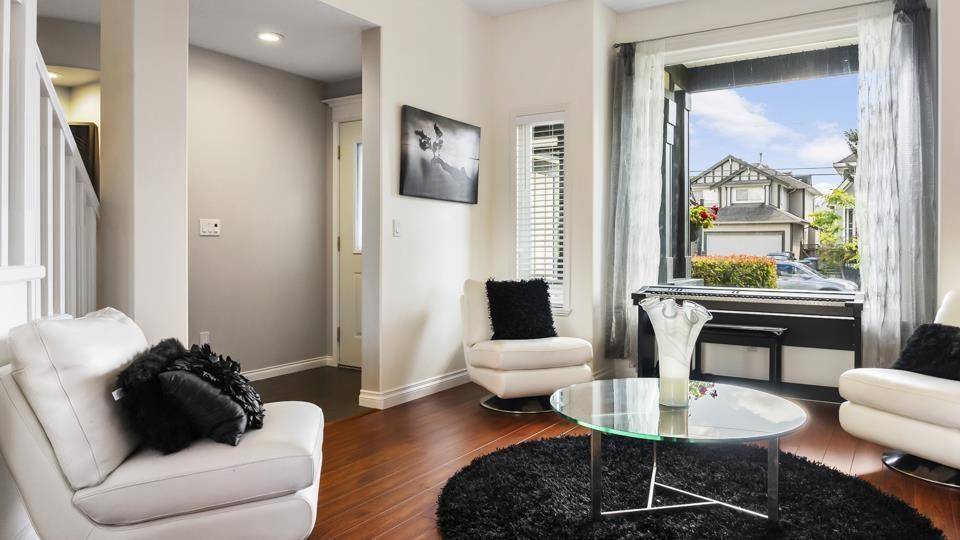 Surrey, BC V3S9C6,18351 68 AVENUE