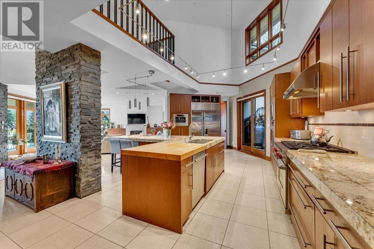 West Vancouver, BC V7S1Z7,1125 GROVELAND COURT
