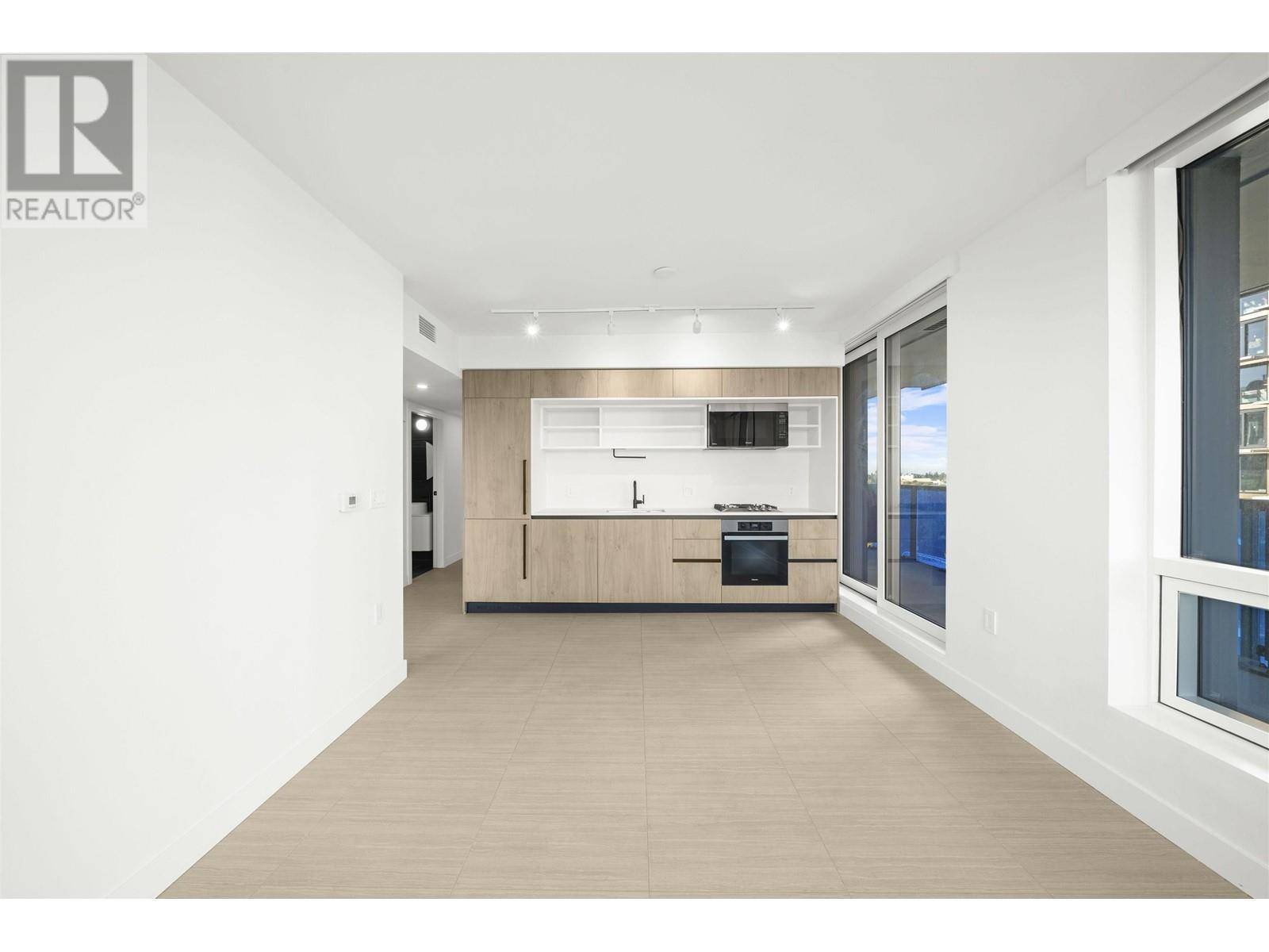 Vancouver, BC V5R0J9,5058 JOYCE ST #801