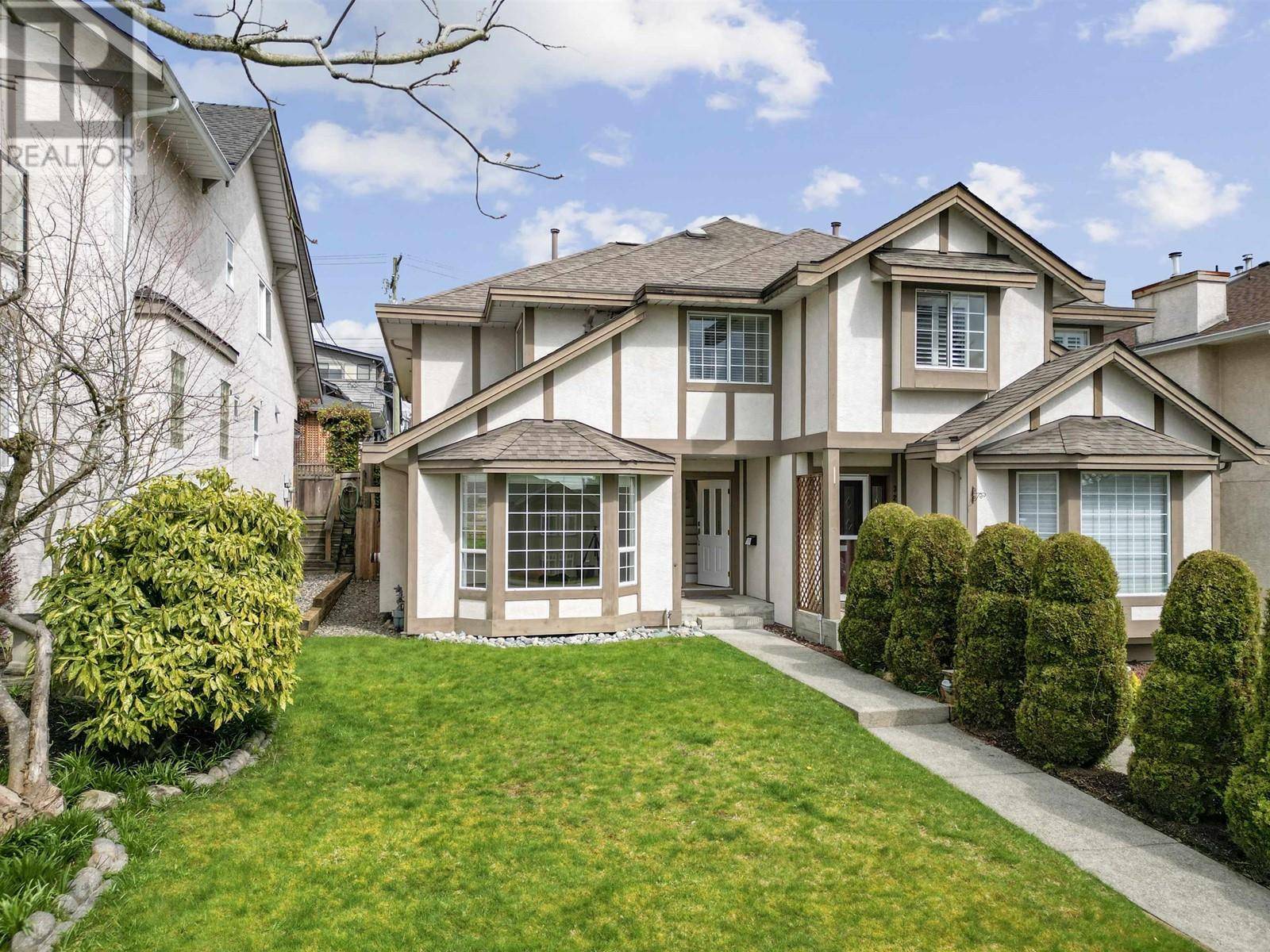 North Vancouver, BC V7L1P6,318 E 6TH STREET
