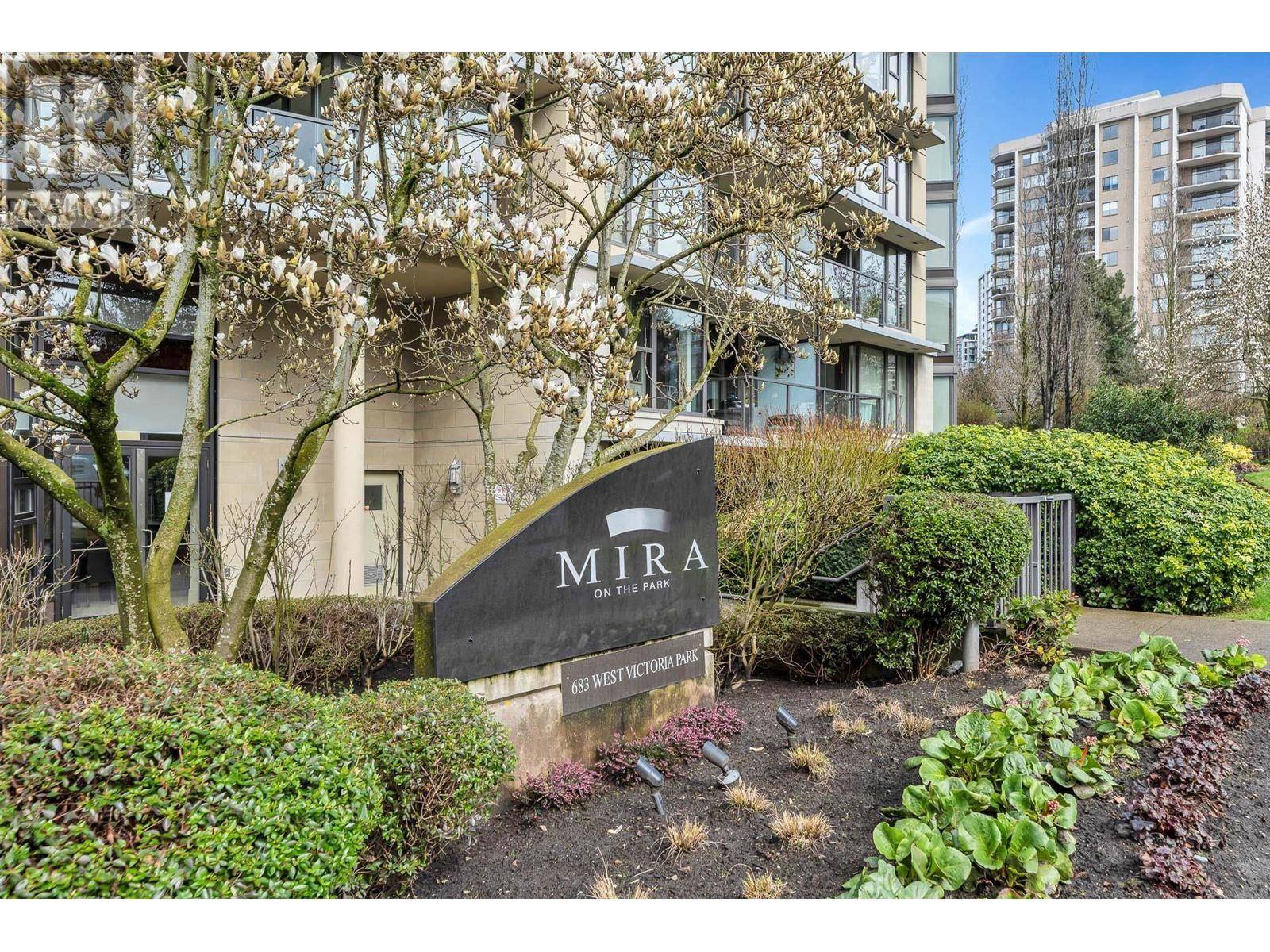North Vancouver, BC V7M0A2,683 VICTORIA PARK #304
