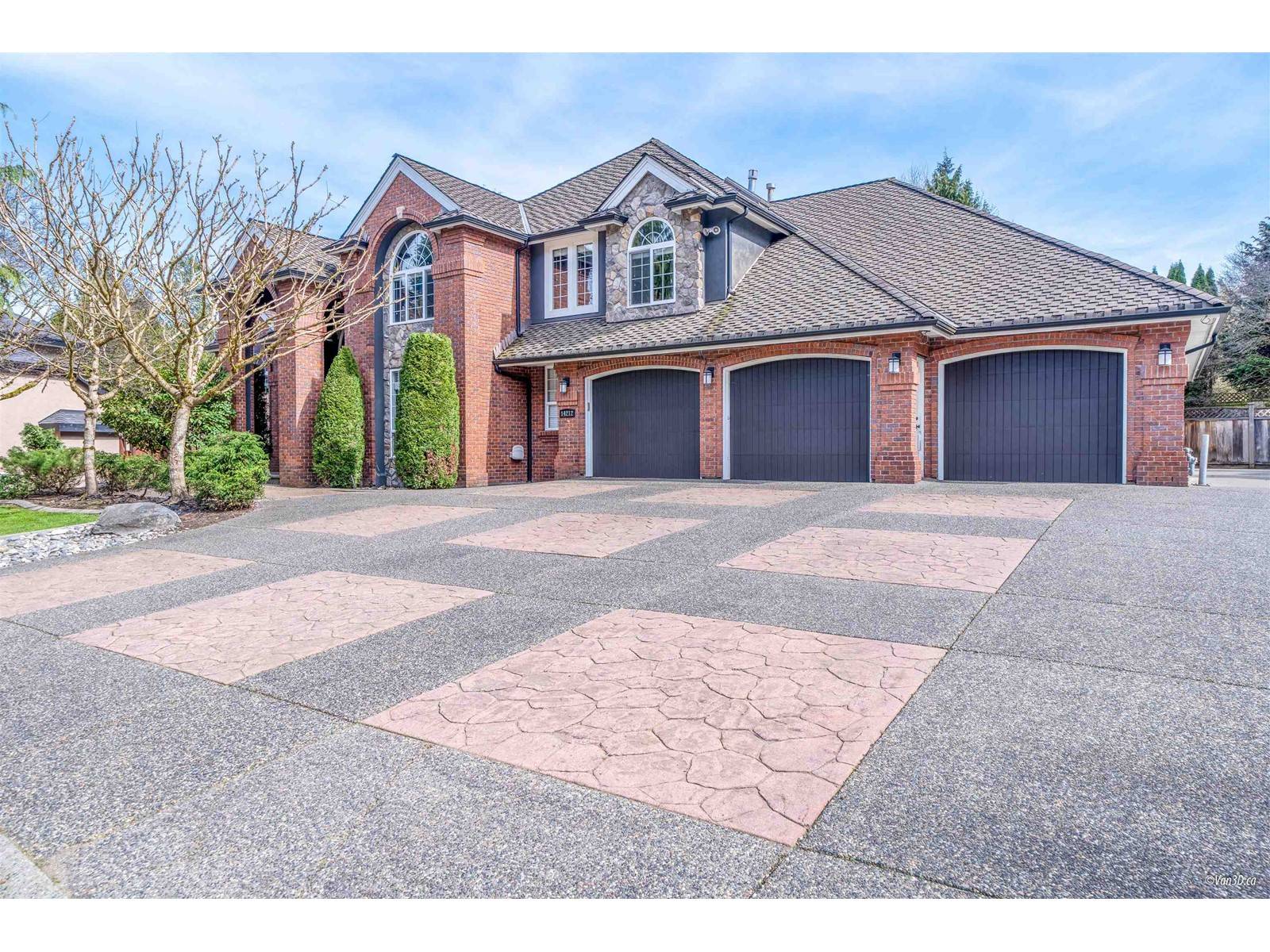 Surrey, BC V4P1R3,14212 31 AVENUE