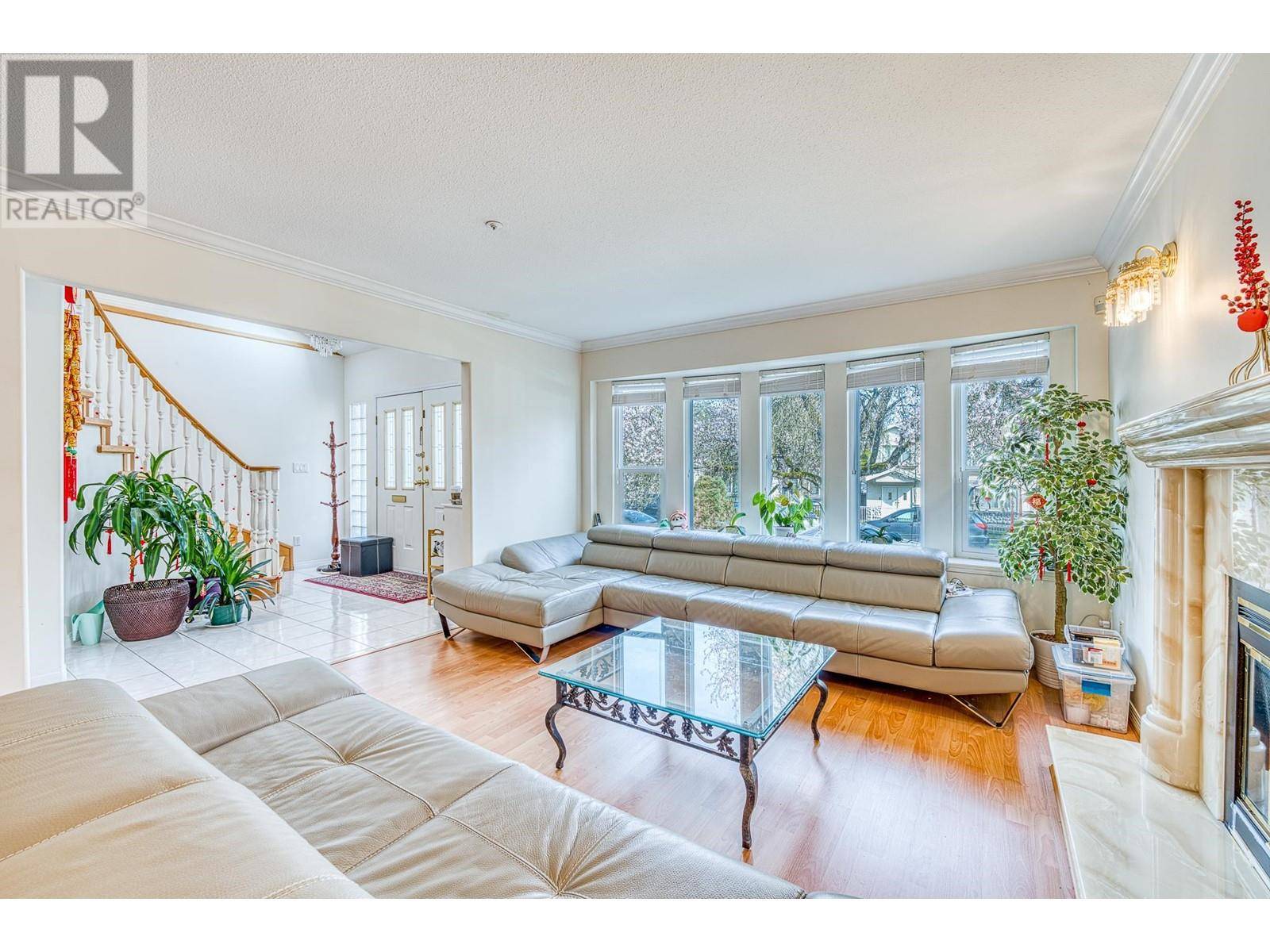Vancouver, BC V5P1H4,1908 E 39TH AVENUE