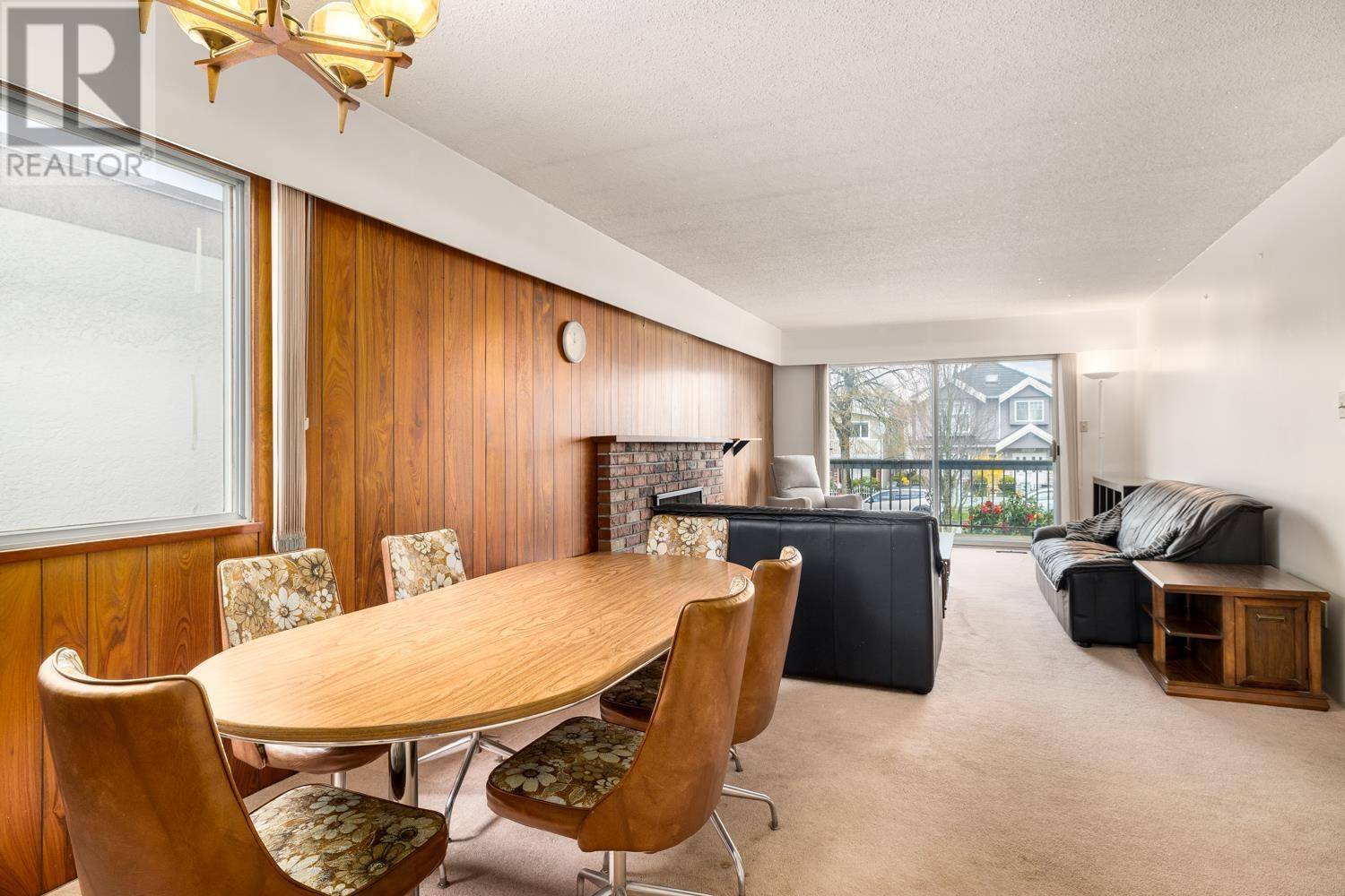 Vancouver, BC V5P1Y7,2270 E 54TH AVENUE