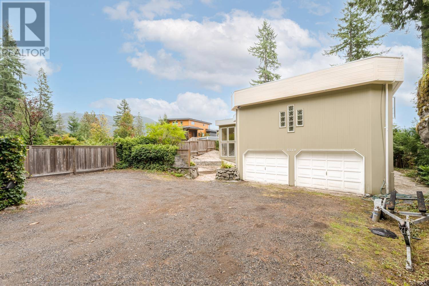 North Vancouver, BC V7G2T7,5559 INDIAN RIVER DRIVE