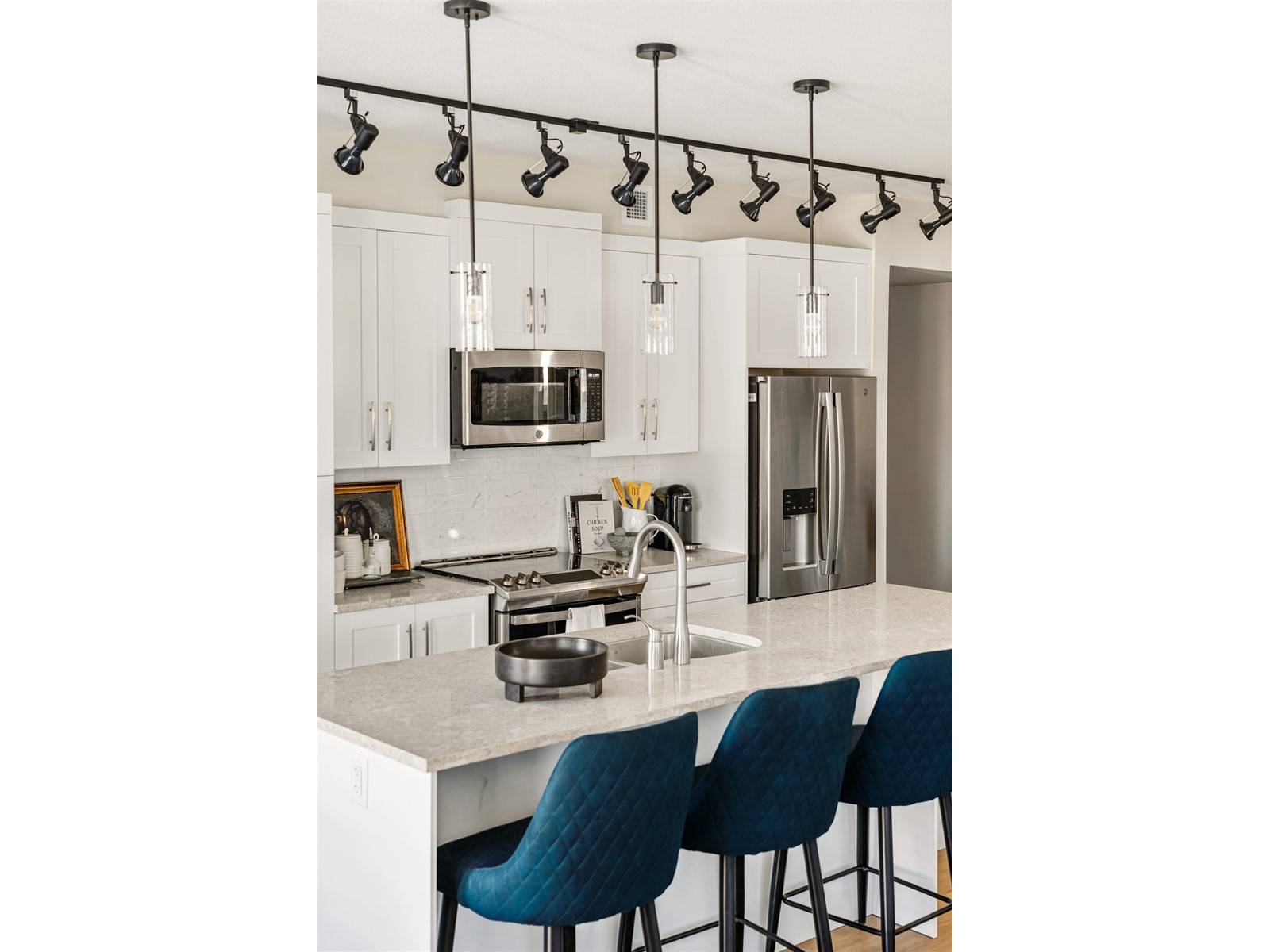 Surrey, BC V0V0V0,13757 108 #015