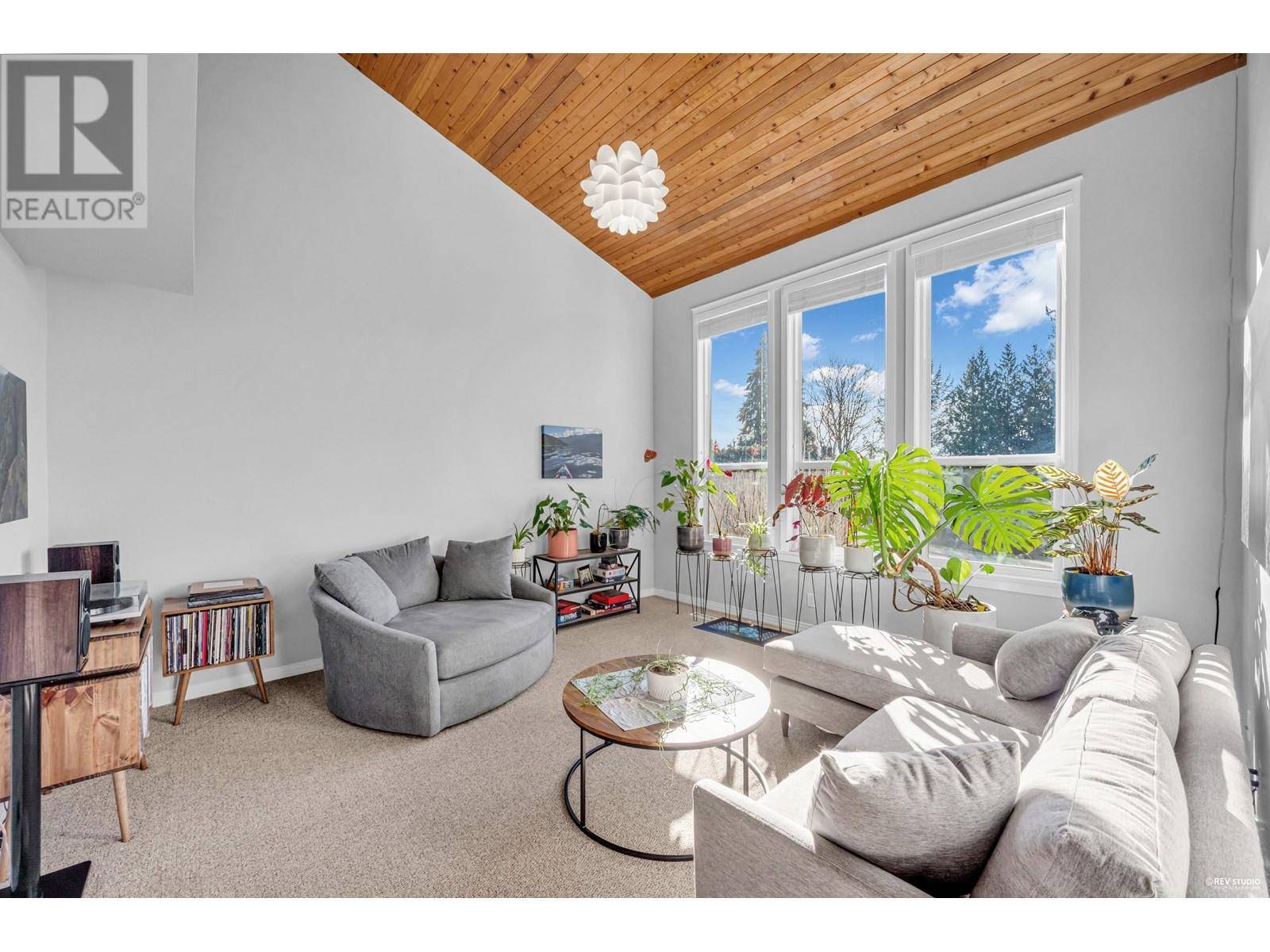 Coquitlam, BC V3E1K6,1346 LANSDOWNE DRIVE