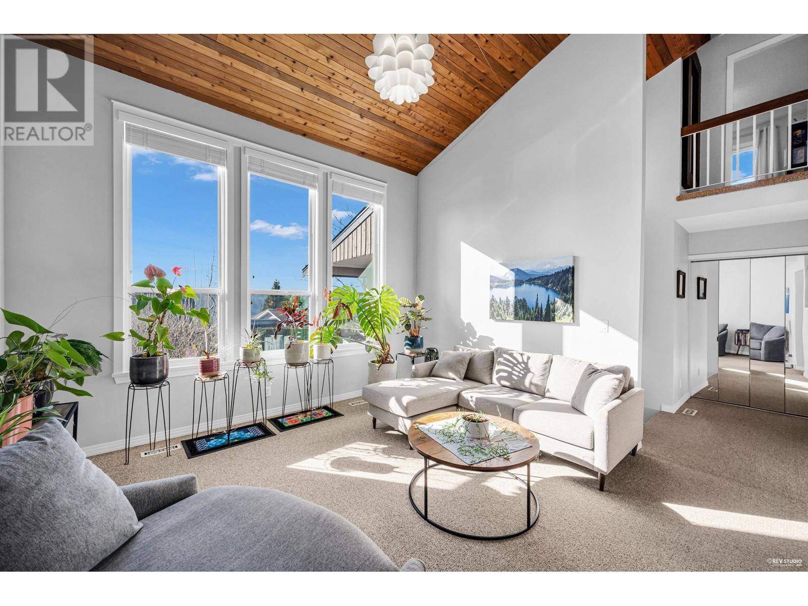 Coquitlam, BC V3E1K6,1346 LANSDOWNE DRIVE
