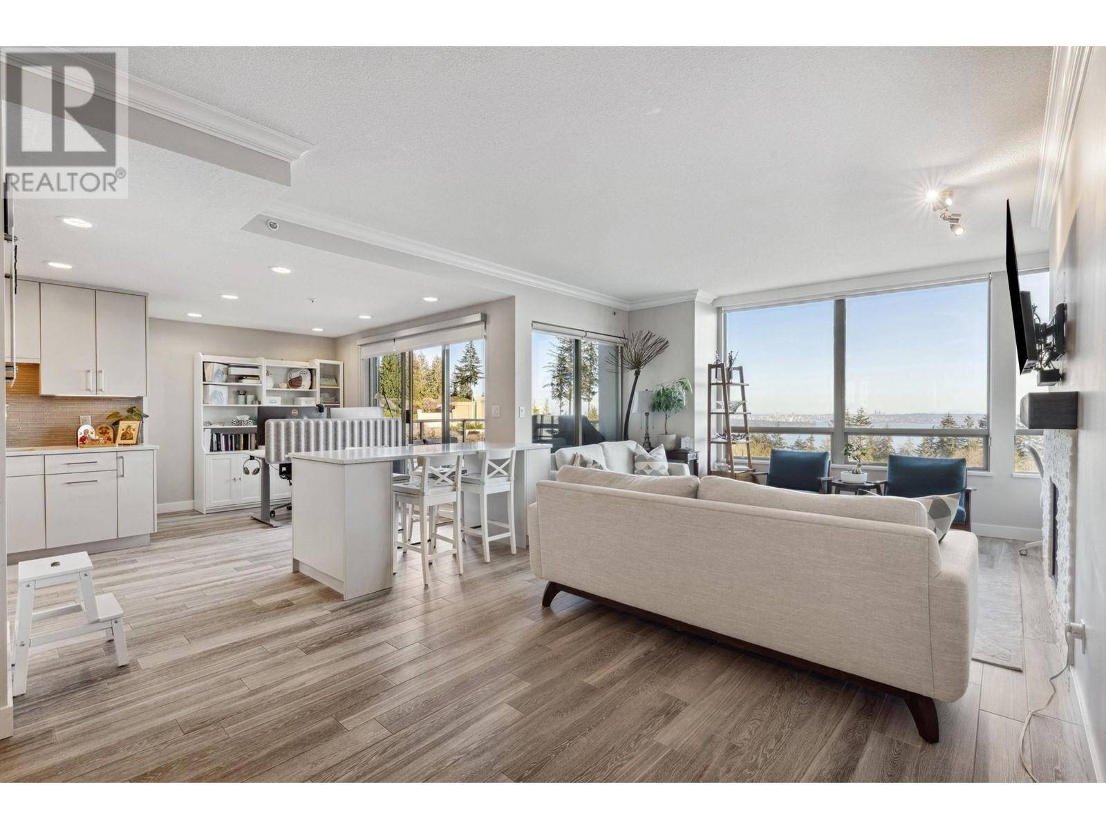West Vancouver, BC V7S4W1,3131 DEER RIDGE DR #302