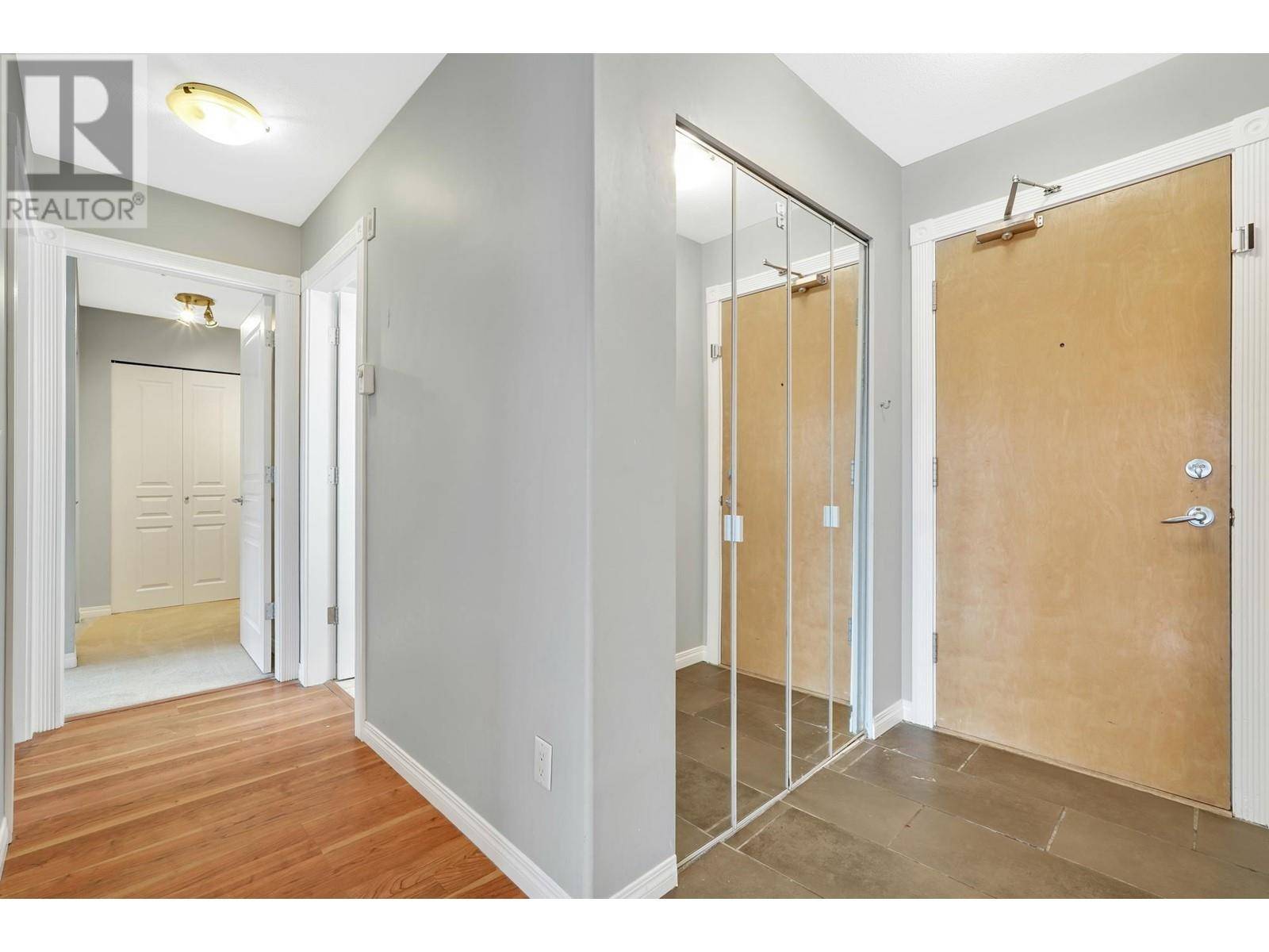 Port Moody, BC V3H5E4,3136 ST JOHNS ST #212