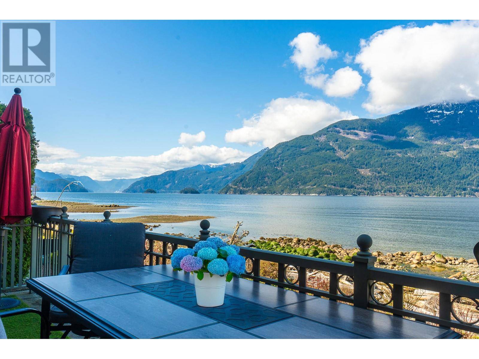 Furry Creek, BC V0N3Z1,10 BEACH DRIVE