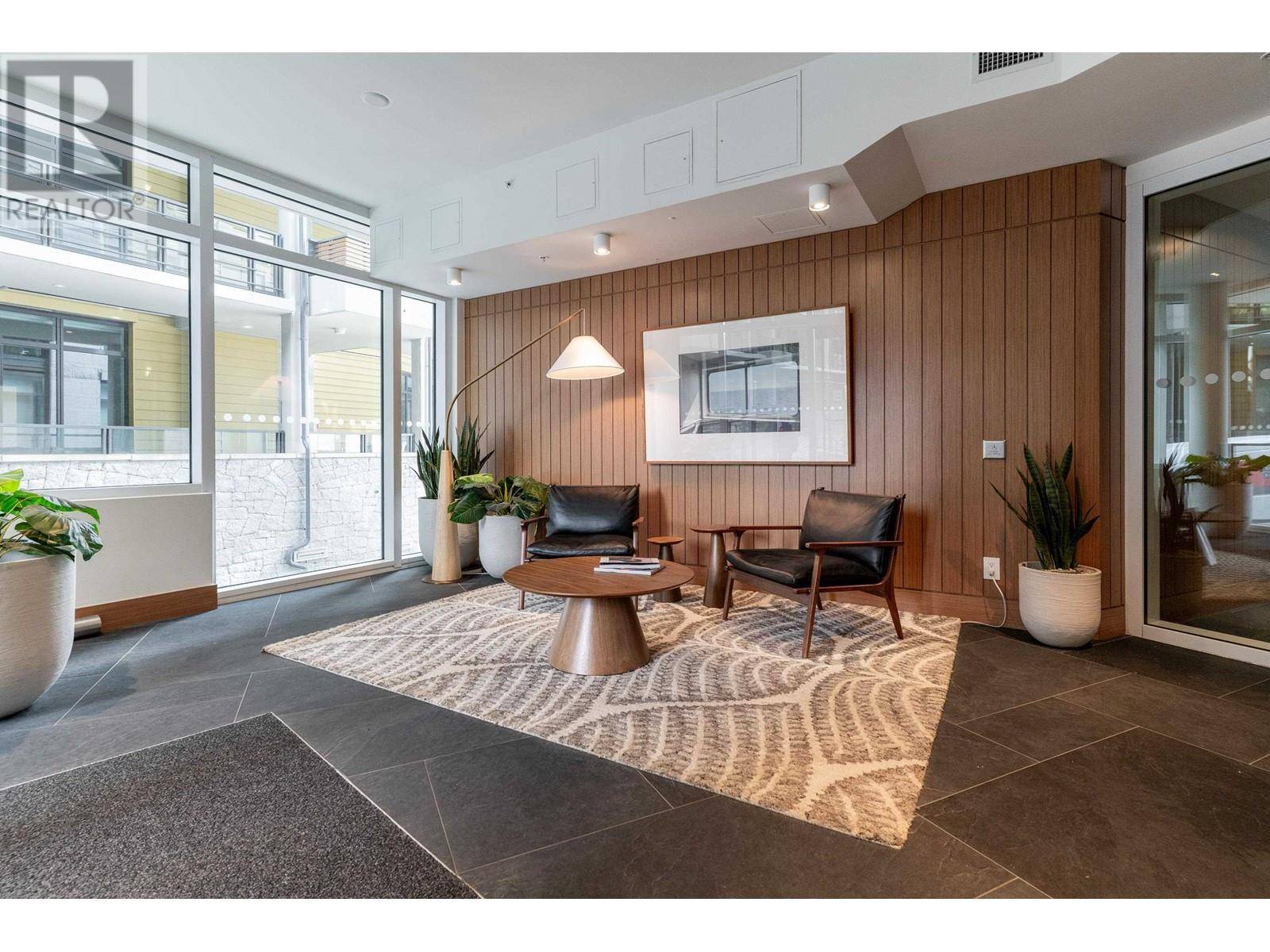 West Vancouver, BC V7W2B2,6699 NELSON AVE #602