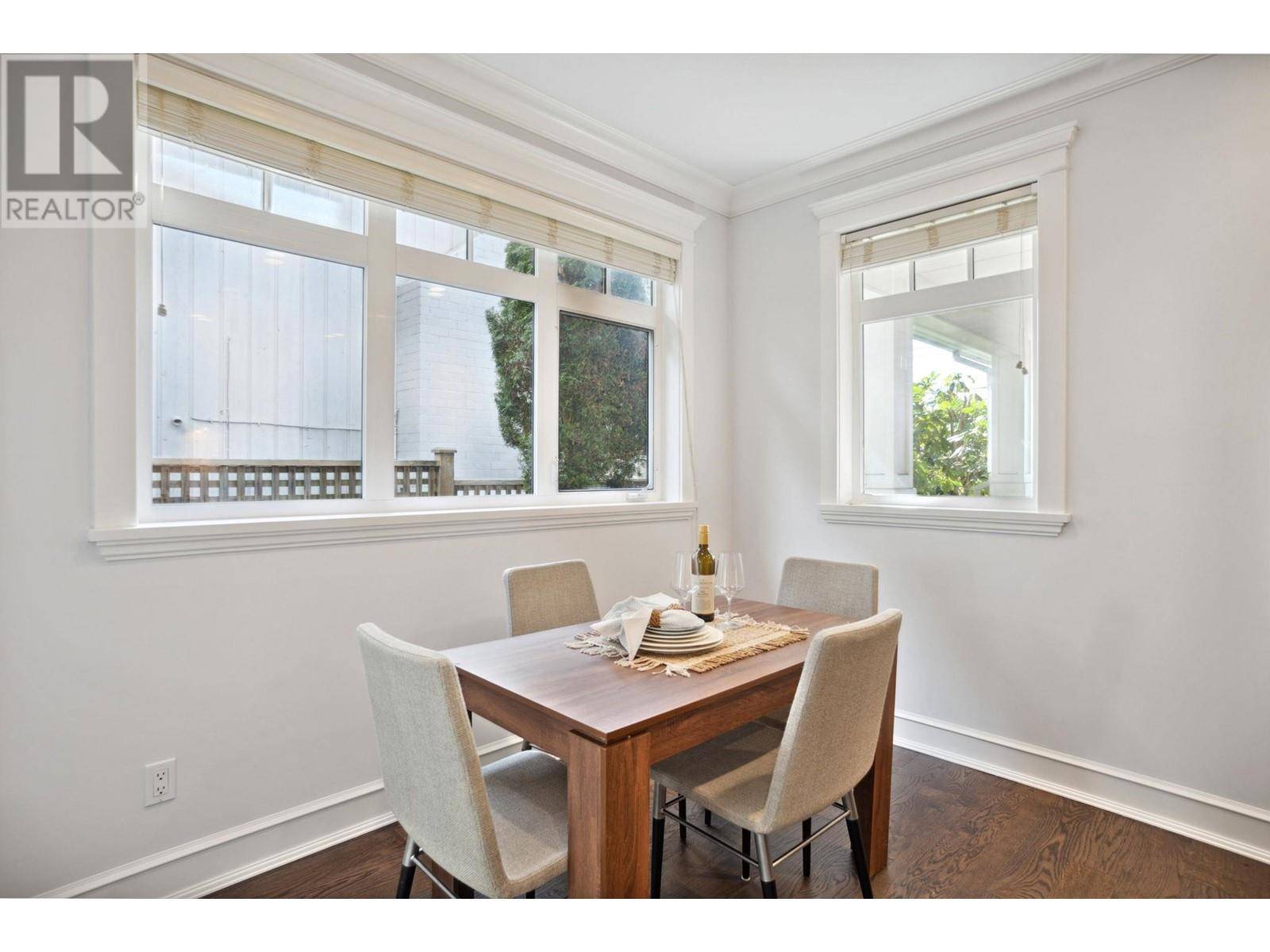 West Vancouver, BC V7V2E1,2185 LAWSON AVENUE