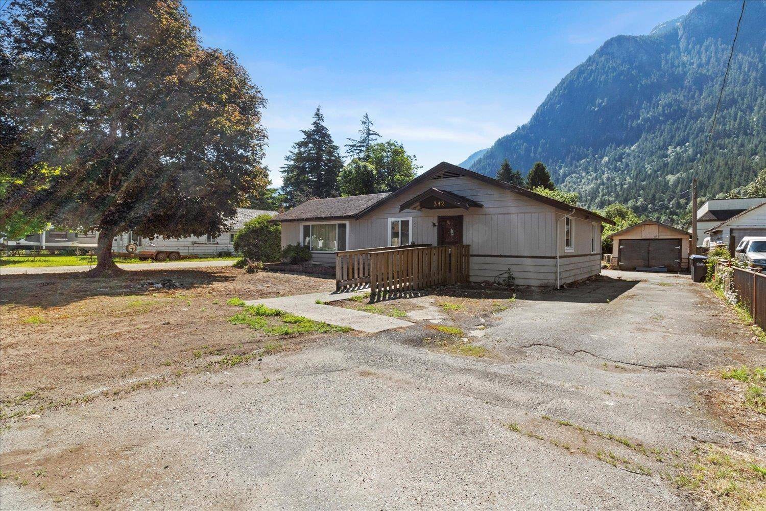 Hope, BC V0X1L0,342 HUDSON BAY STREET|Hope