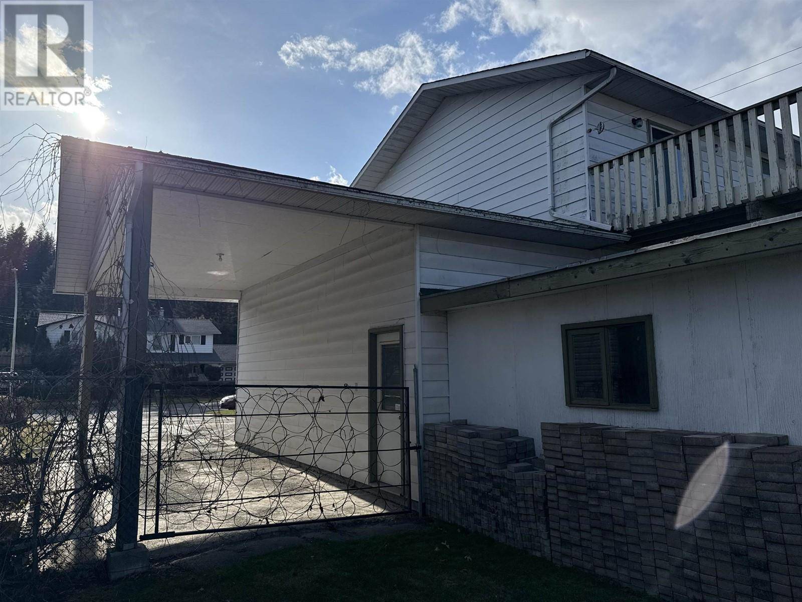 Quesnel, BC V2J4Y8,784 FUNN STREET