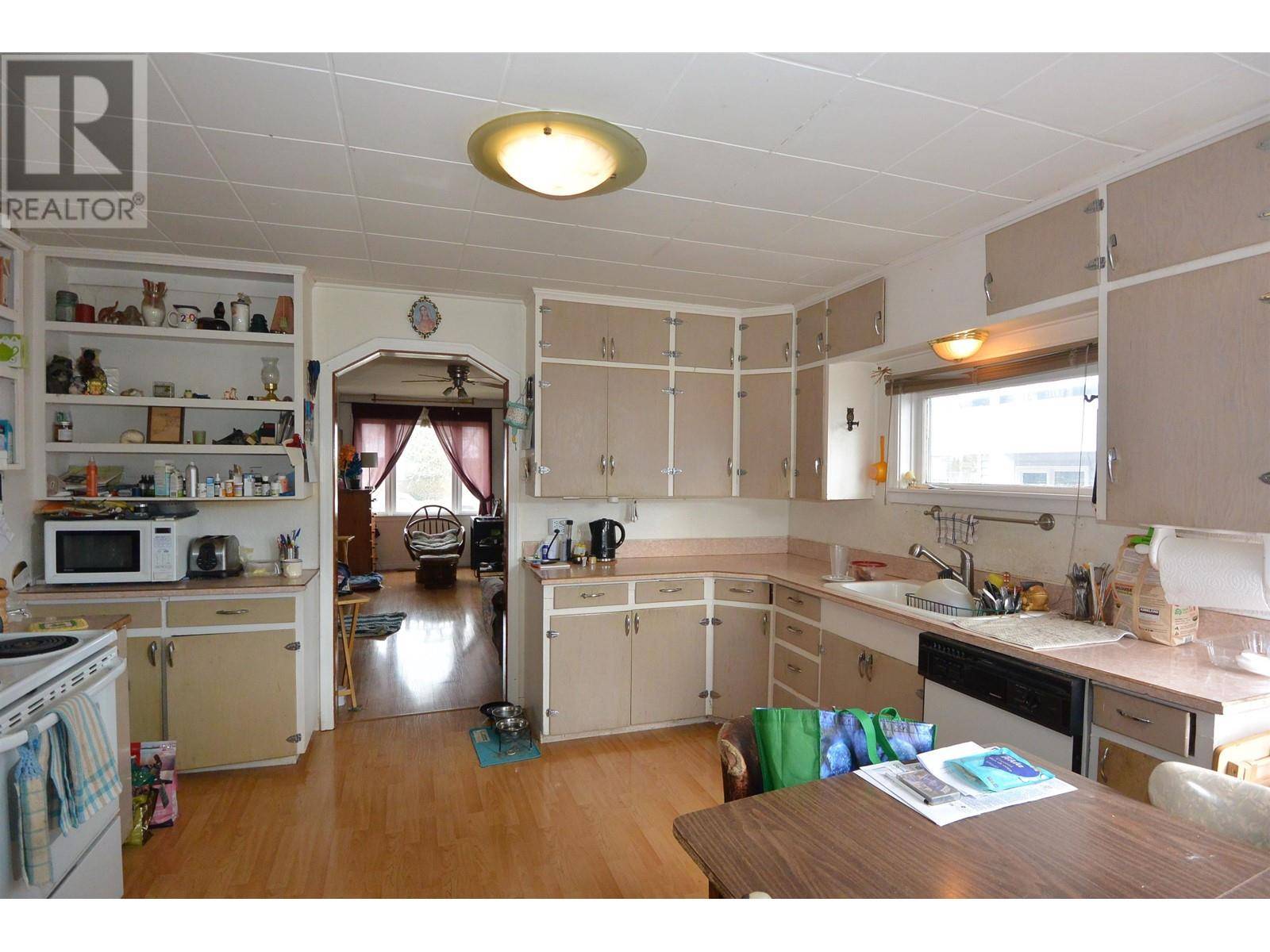 Smithers, BC V0J2N0,3853 14TH AVENUE